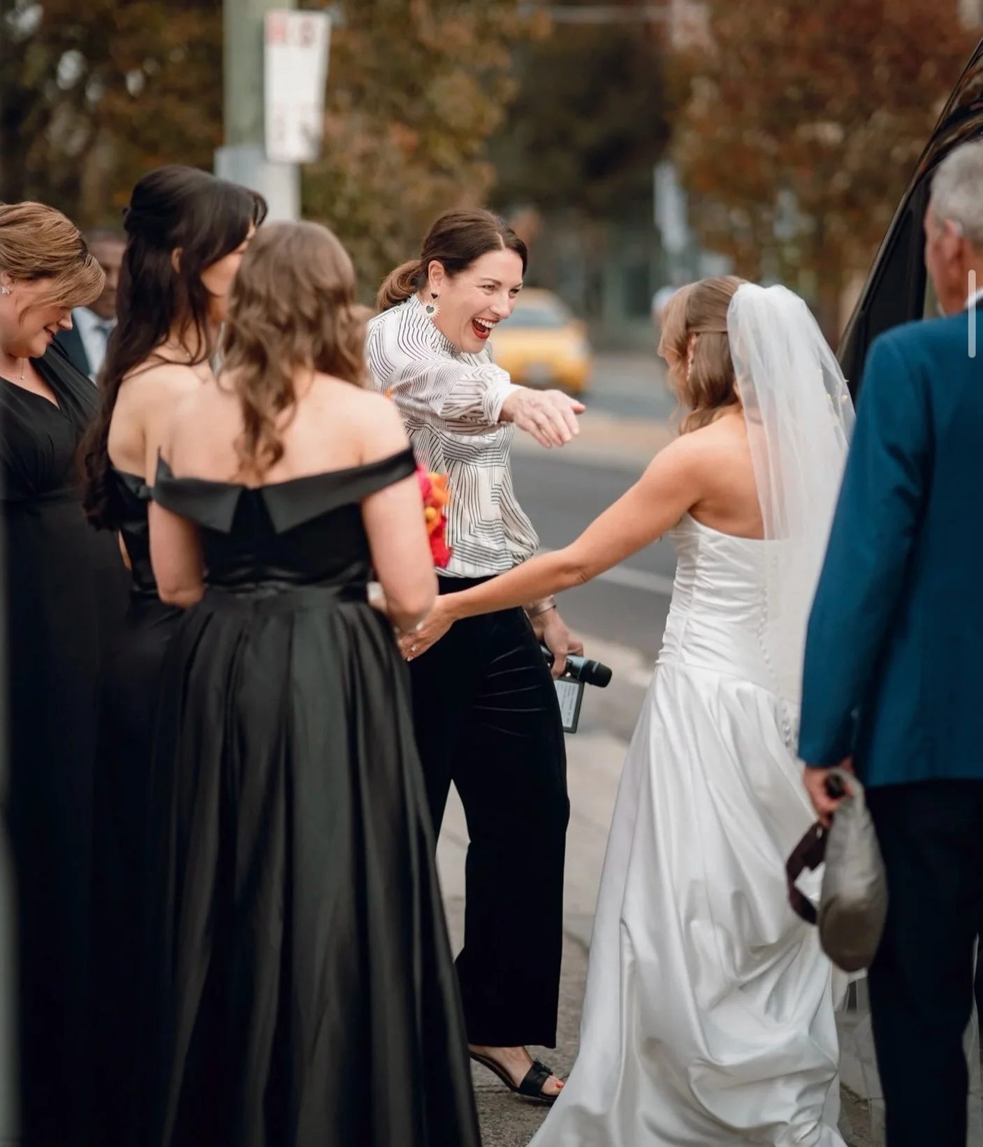 Welcoming committee 🫶

If you&rsquo;re the arriving party at your wedding, I&rsquo;ll be waiting for you.

- To sign a legal doc
- Hype you up or calm you down. 
- And do a quick last minnie run through or your entry etc.

Bridge did not need hyping