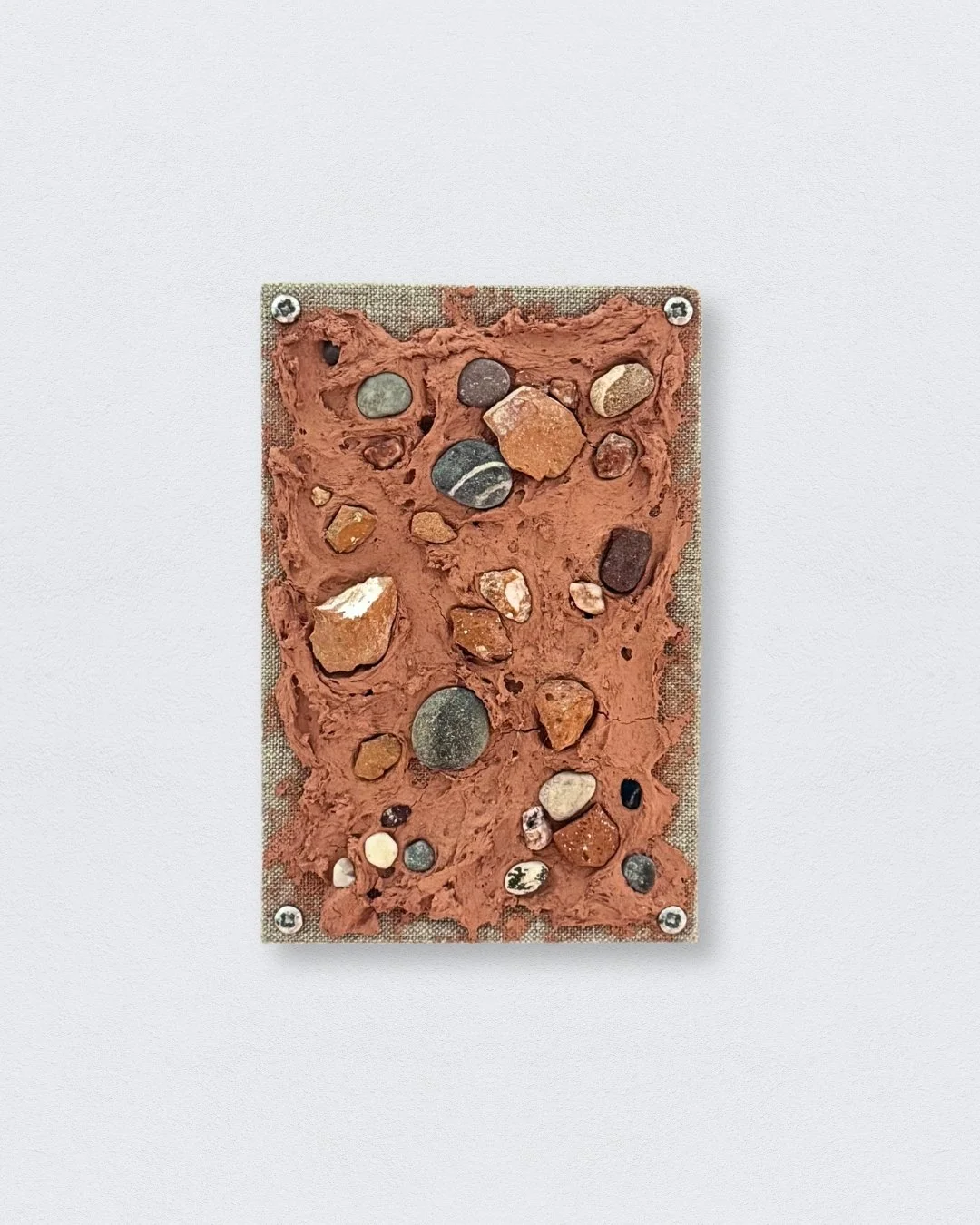 piedras pequeñas,2026. Acrylic and stones/Linen canvas - 15x10cm