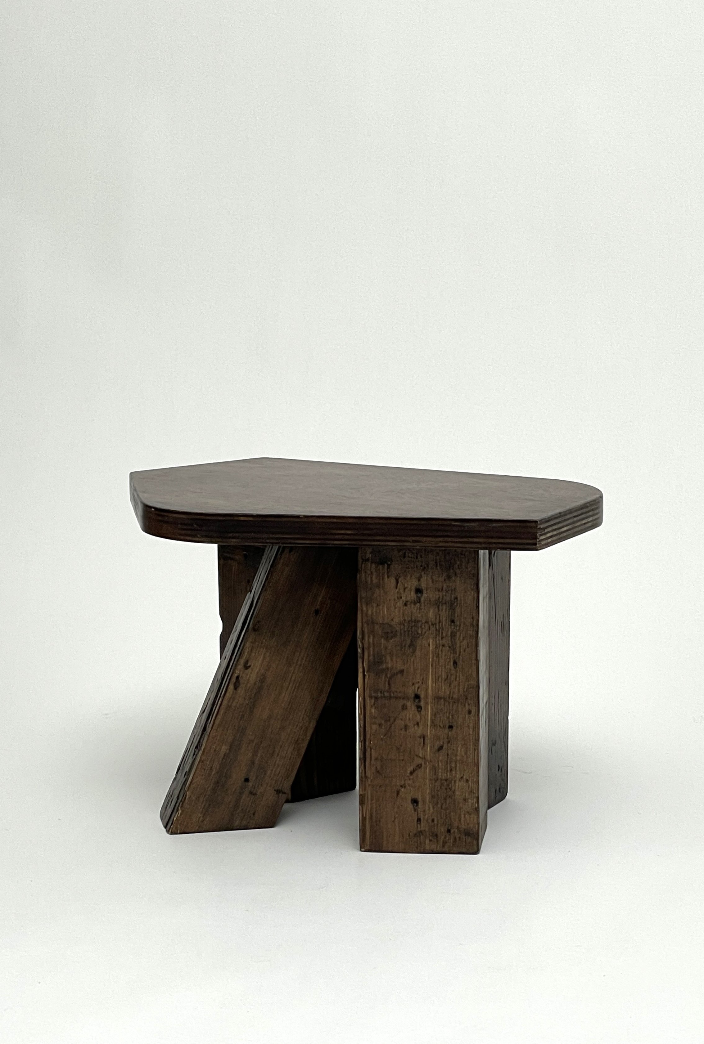 goons_originalstool_03.jpg