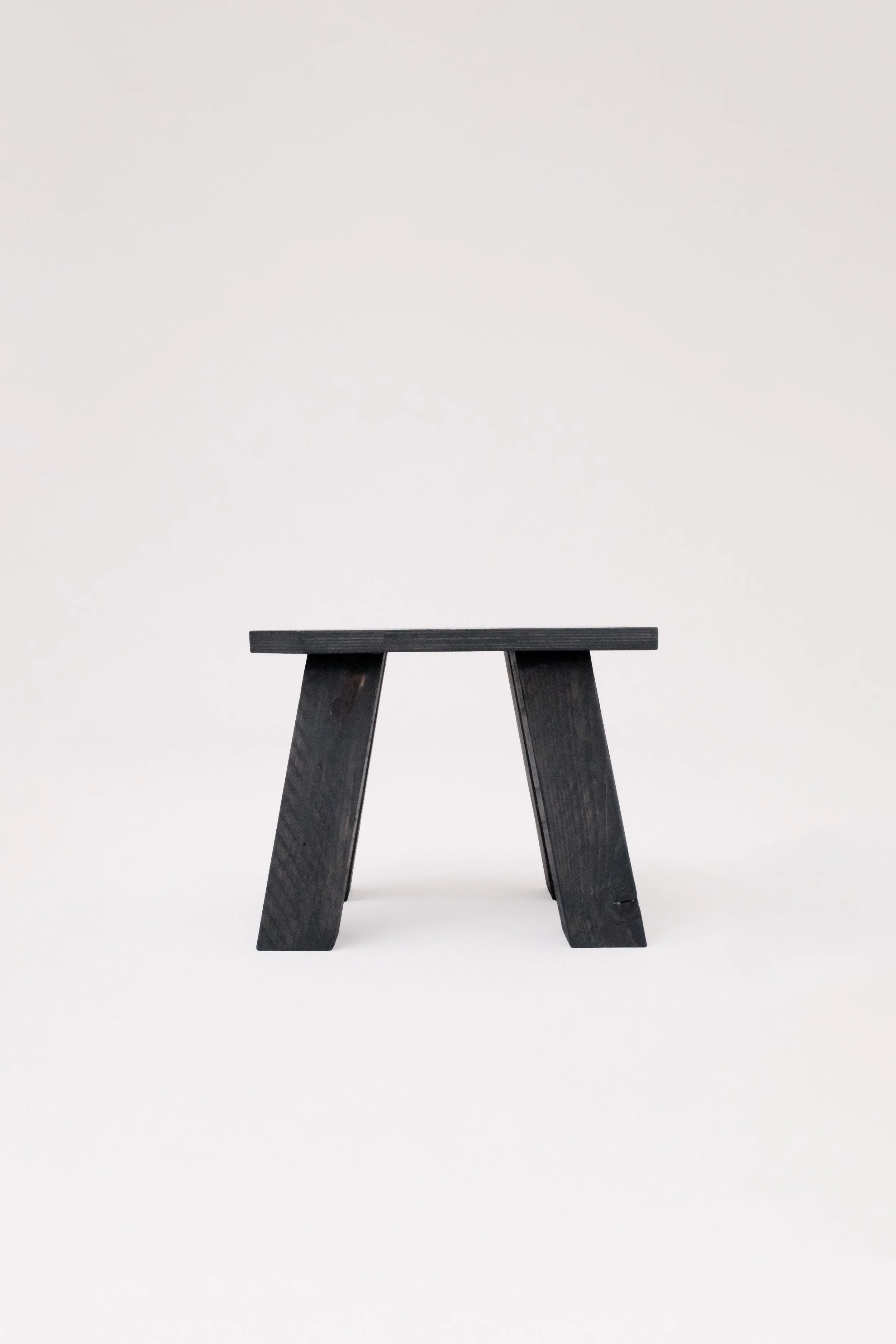 goons-animals stool-DSCF6900 e wb.jpg