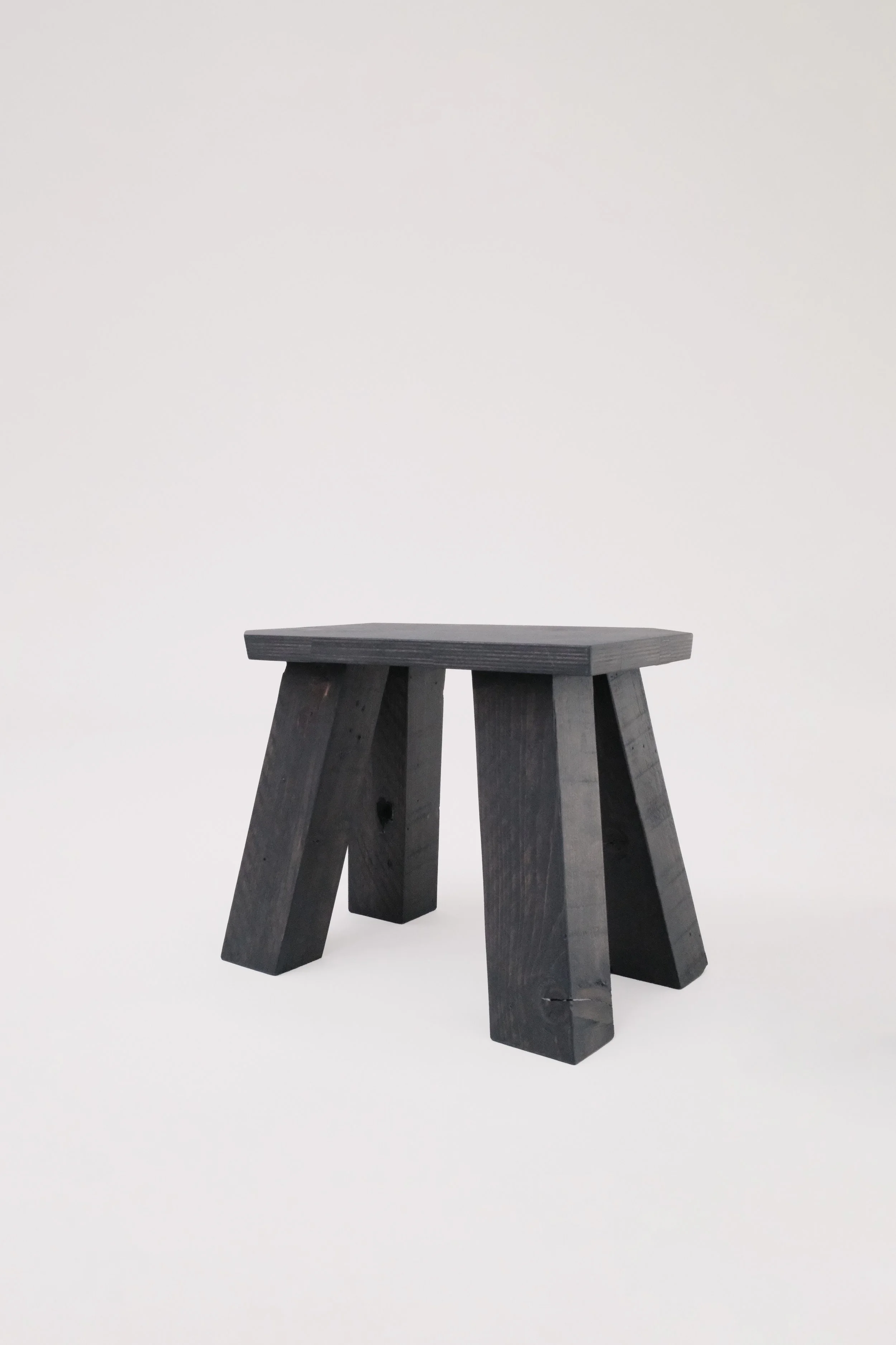 goons-animals stool-DSCF6901 e wb.jpg