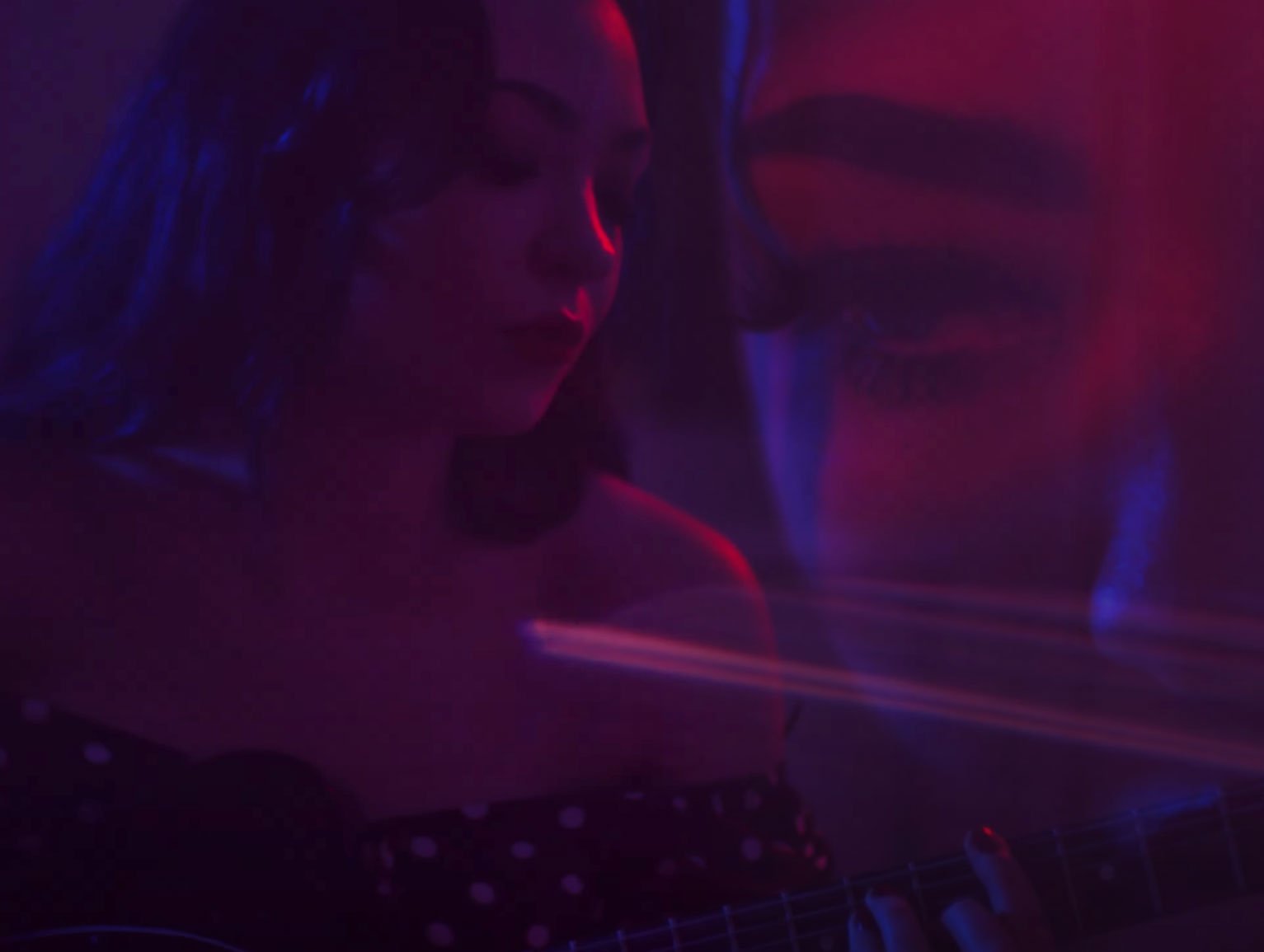 Hannah Robinson Releases Video for “Nineteen”