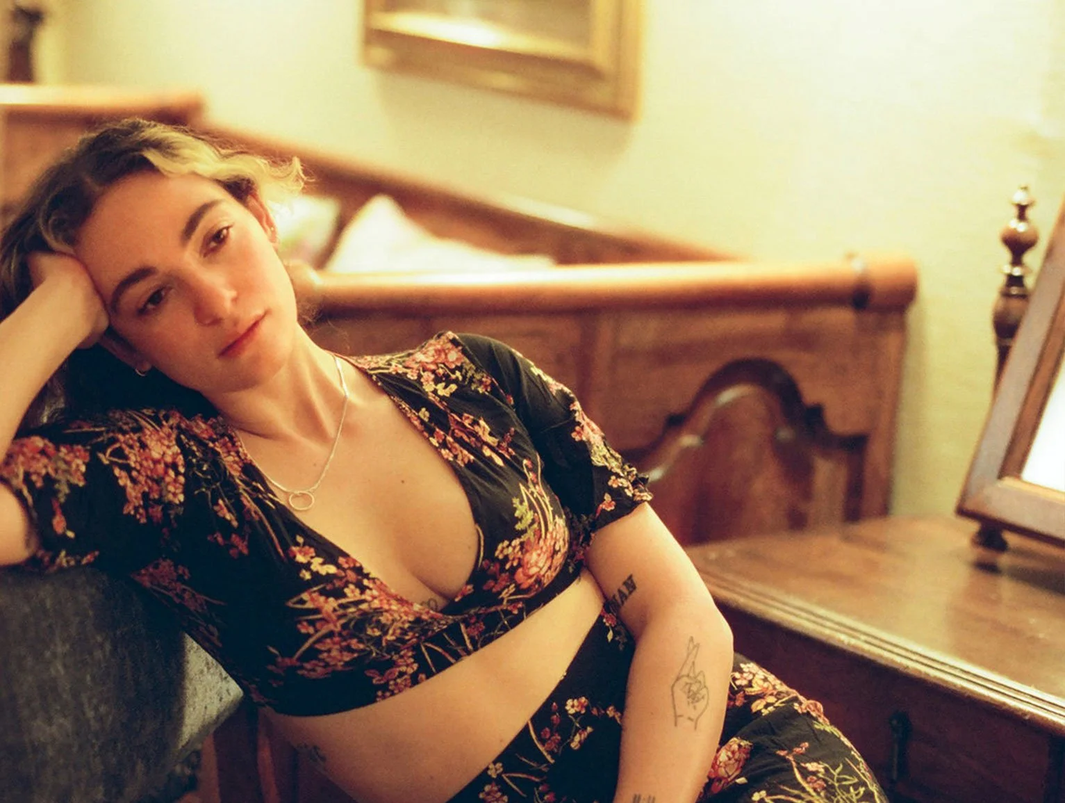 néomí – “I Wish I Never Met You”