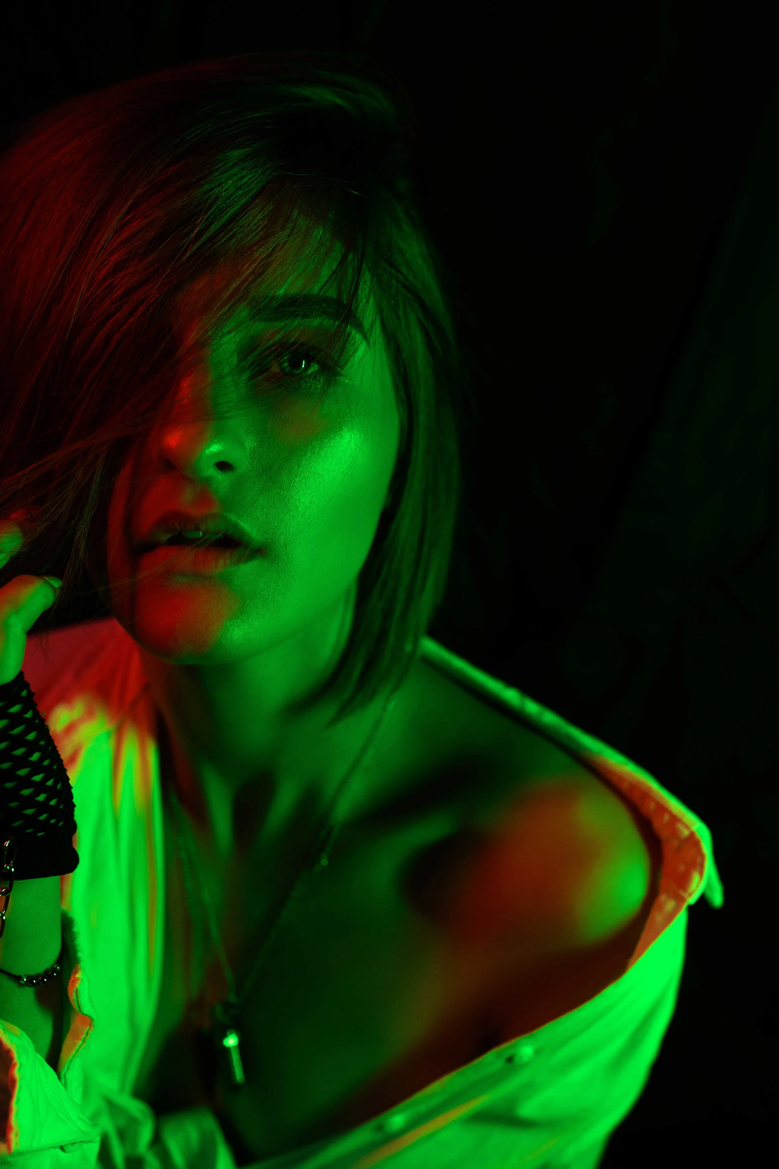 Portrait einer Frau in Neon Licht