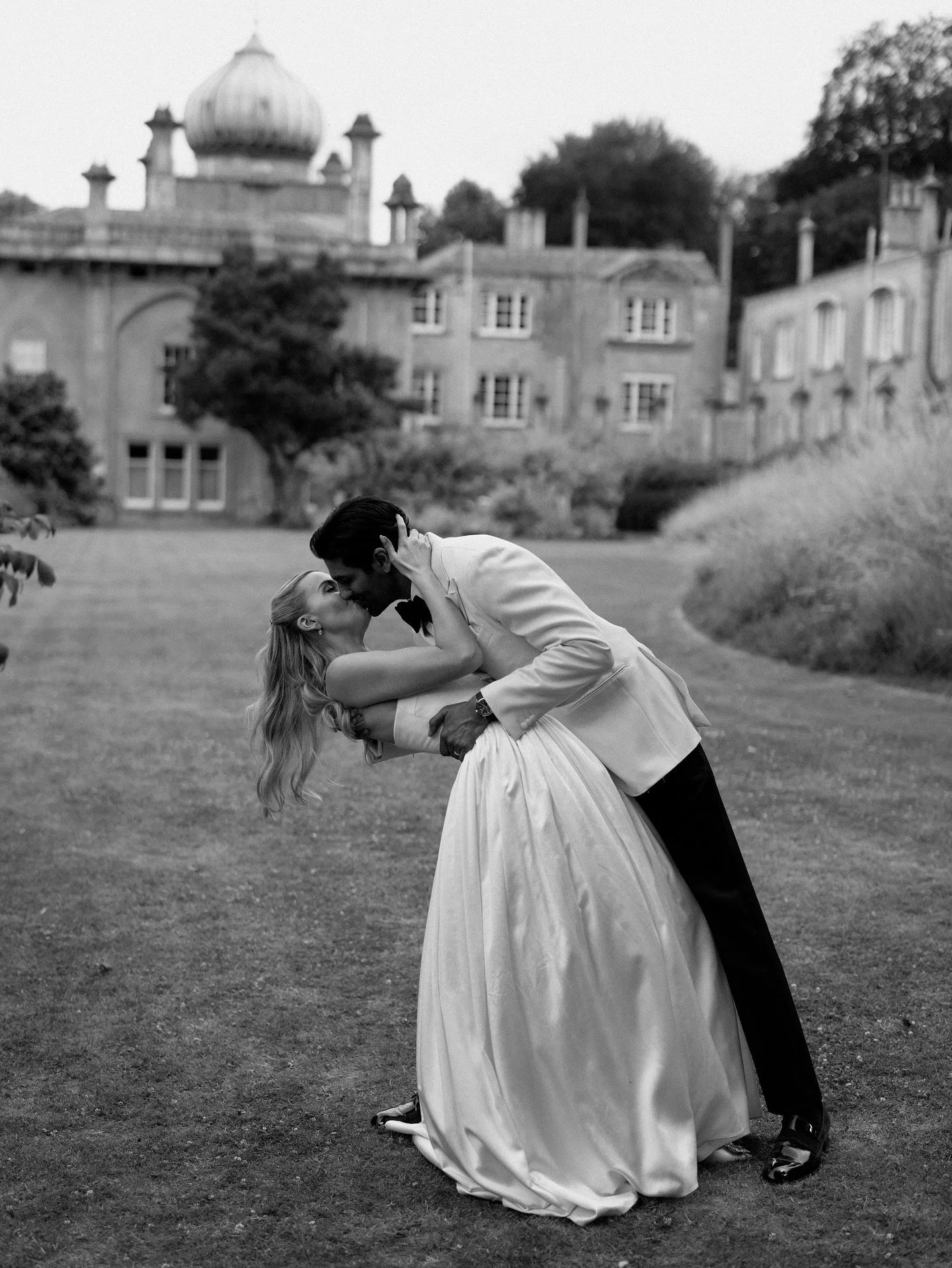 What a special weekend this was. So delighted to share @ria_foster_orr &amp; @milaap&rsquo;s beautiful celebrations from summer, held at the magnificent Sezincote House in Gloucestershire. It was emotional, joyful and incredibly chic, which I&rsquo;d