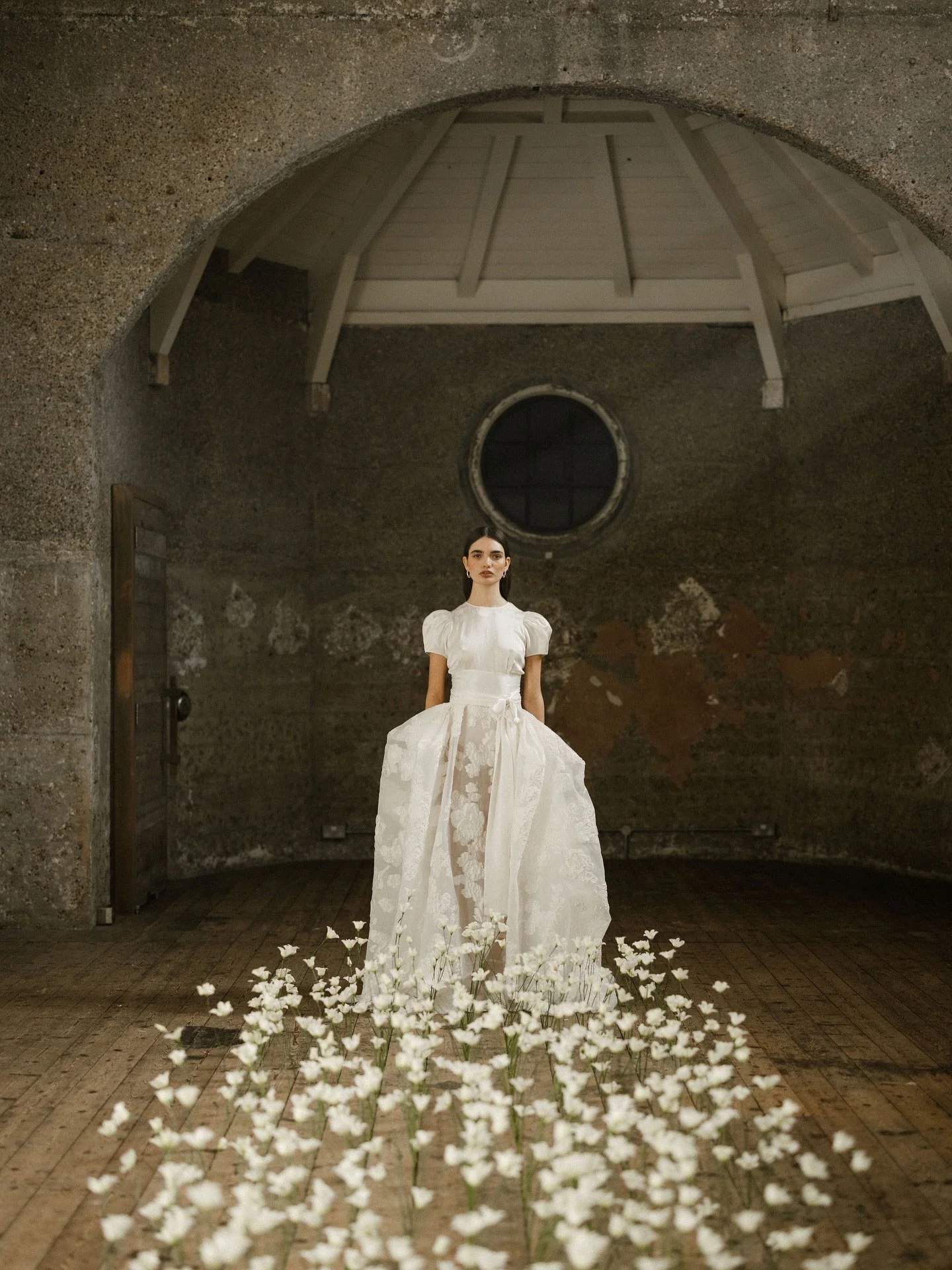 Finally getting round to sharing some favourite frames from the @unbridledstudio_uk x @fionafleurstudio editorial captured last year. Loved this morning with a team of wonderful people 🤍

Bridal Designer - @unbridledstudio_uk 
Floral Artist - @fiona