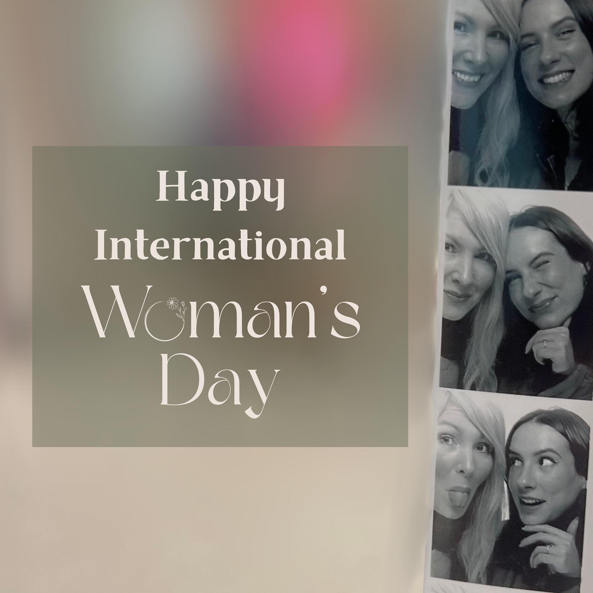 Happy International Women&rsquo;s day from the Shannon and Bloom HUSTLERS! 

Seeing as it&rsquo;s me (Rosie) who runs the instagram, I guess this is the PERFECT time to say:

LAUREN I ADORE YOU! I adore working with you and your voice notes being the