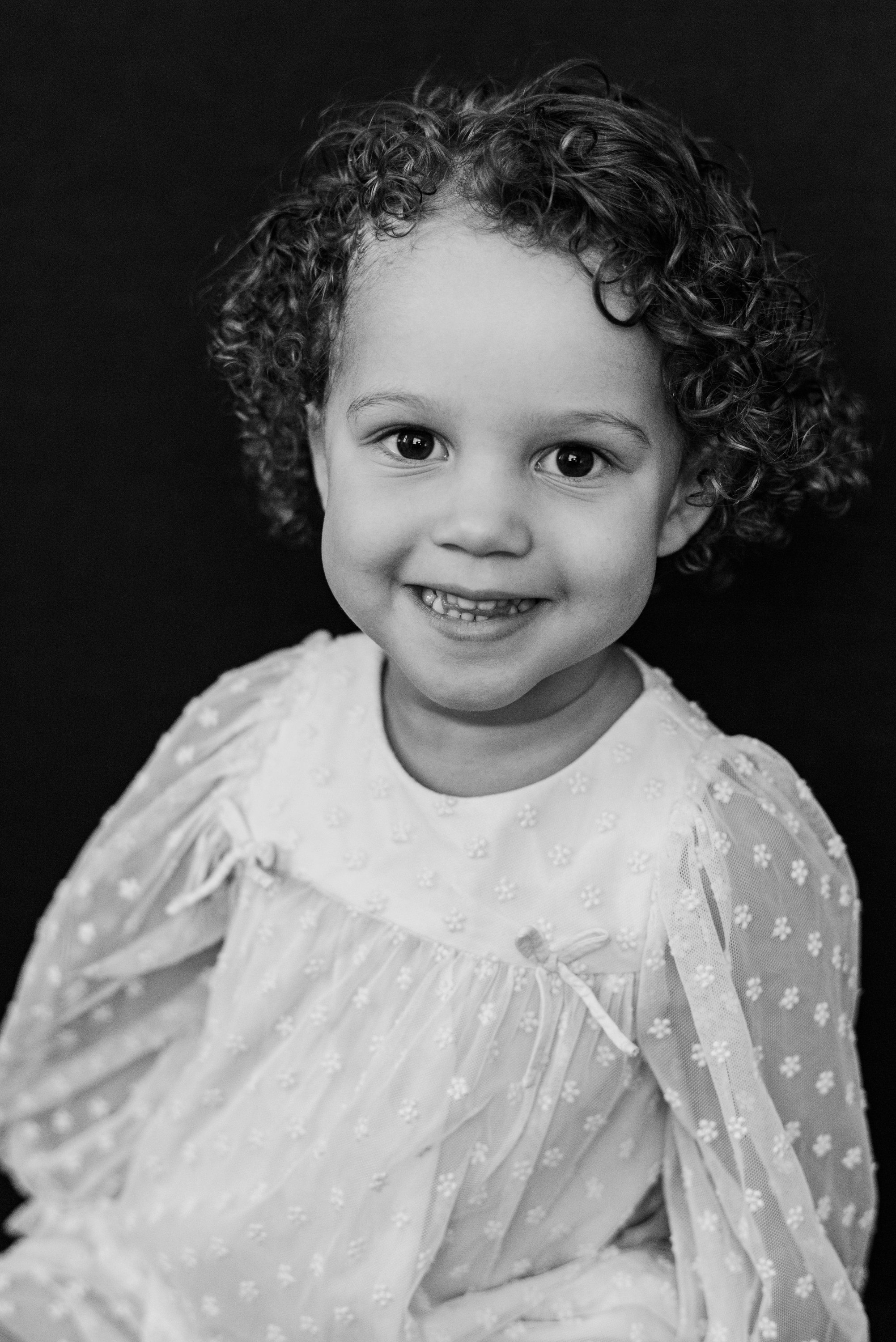 Kelly Nicole Creative-B&W_005.jpg