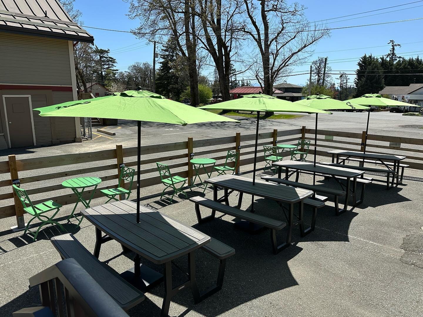 Ready for the sun. Our patio is open!! 

#metchosin #nanobrewery #nanobrewerylife #bcaletrail #vancouverisland #bccraftbeer #victoriacraftbeer