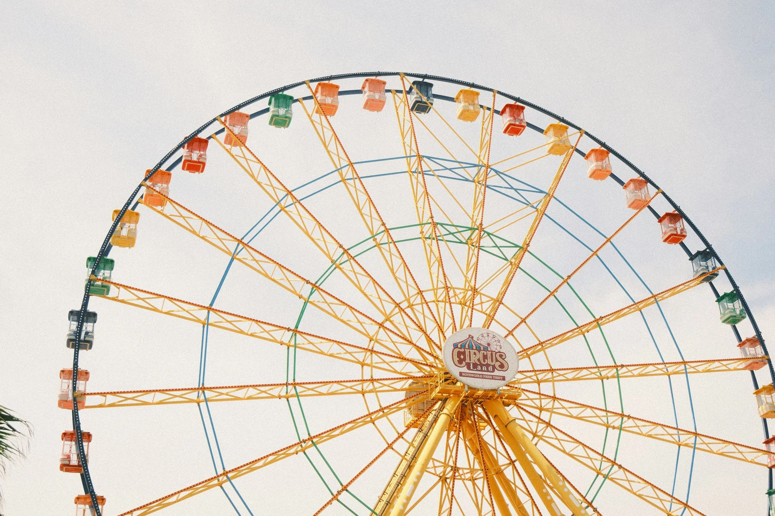 HubSpot ROI Benchmarks for B2B SaaS: What Good Actually Looks Like