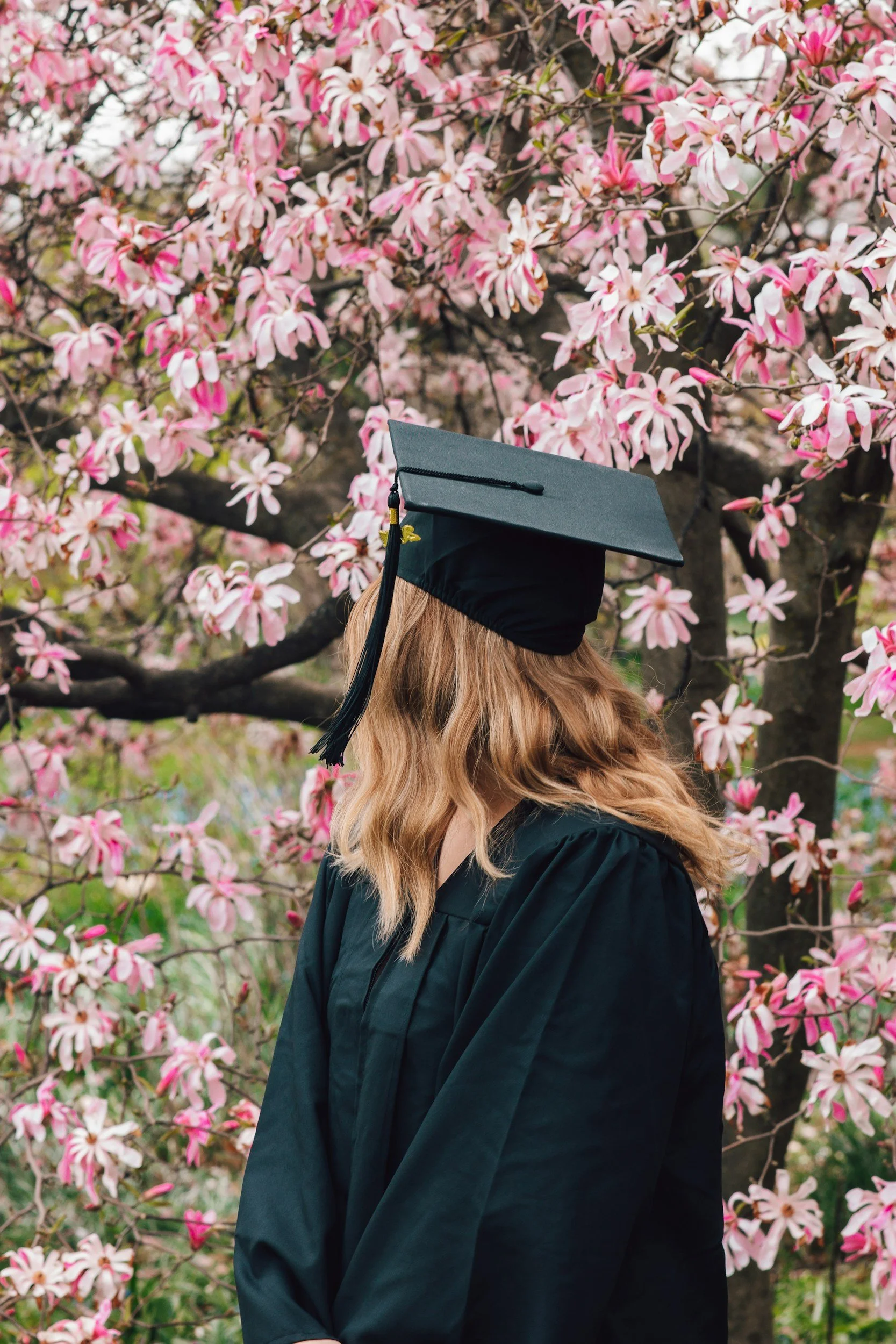 Graduation Gift Ideas: Why Fragrance Is the Perfect Gift for New Beginnings