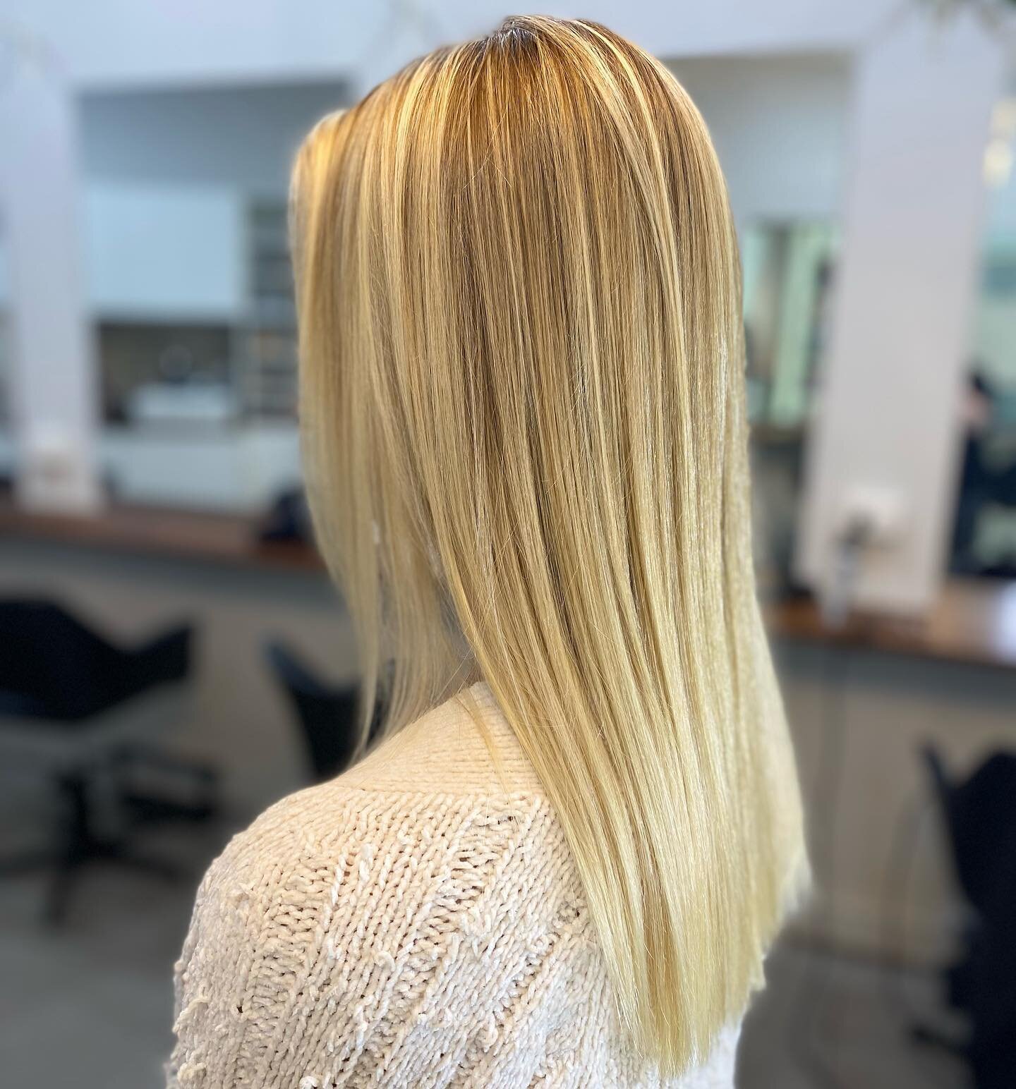 BLONDE with baby lights to break up our beautiful clients natural colour using metal detox to add protection &amp; shine. #metaldetox #lorealmetaldetox #loreal #lorealpro #lorealprofessionnel #bellamayhairdesign #blondebalayage #blonde #blondehair #h