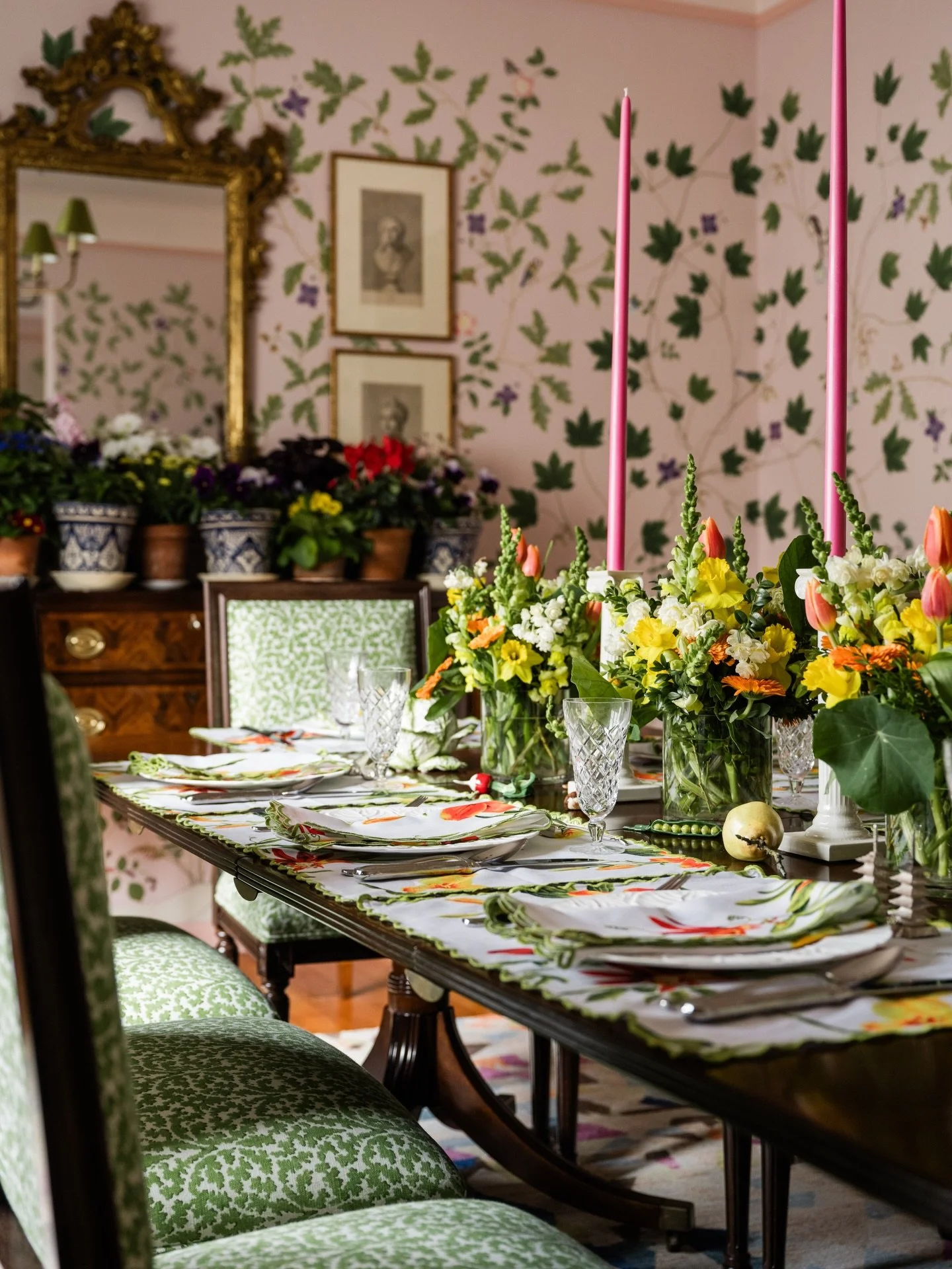 A ravishing tablescape we created at my clients beautiful home in Toowoomba. More is more!

Image: @hannahpuechmarin 
Styling: @wholeheartedstudio 
Flowers: @davidmurry