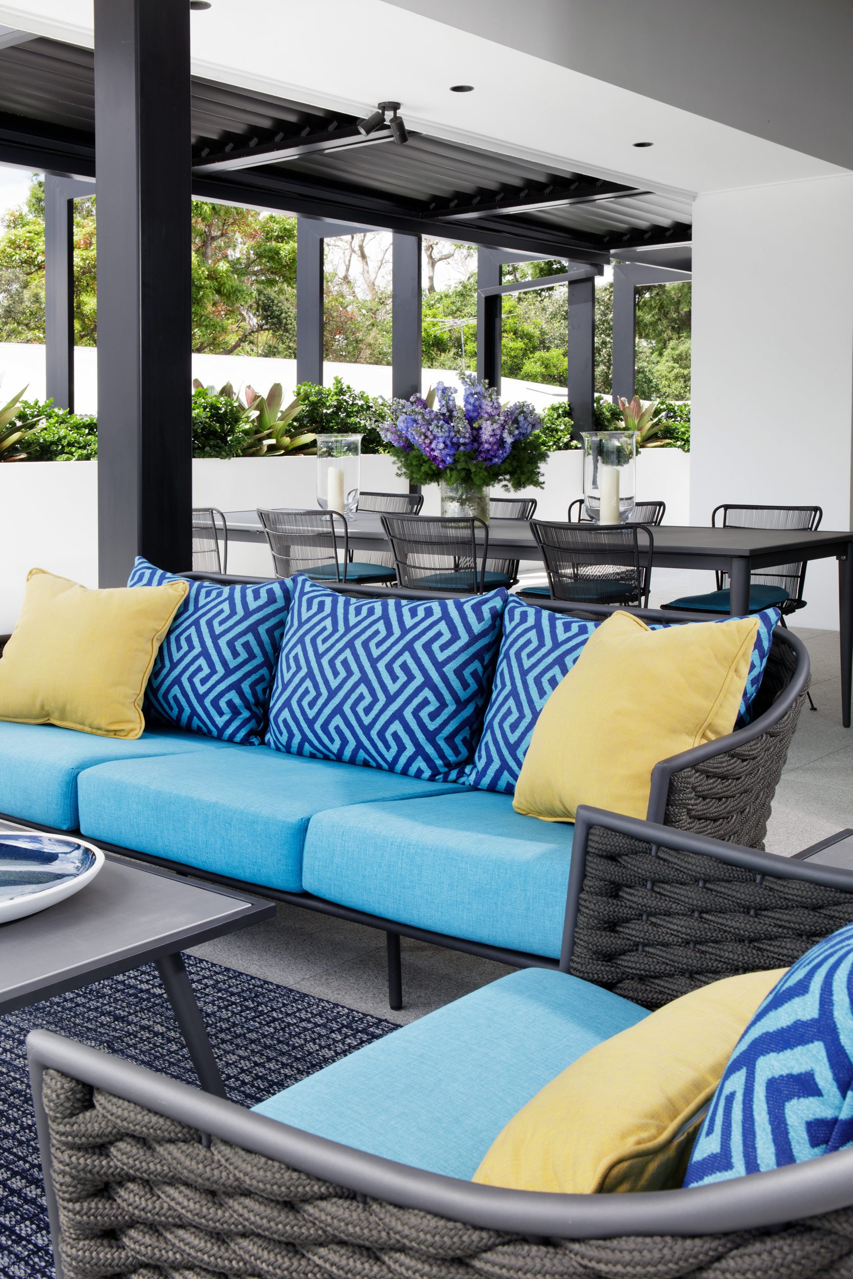 Oliver Mark Interiors Hawthorne Residence Outdoor Furniture