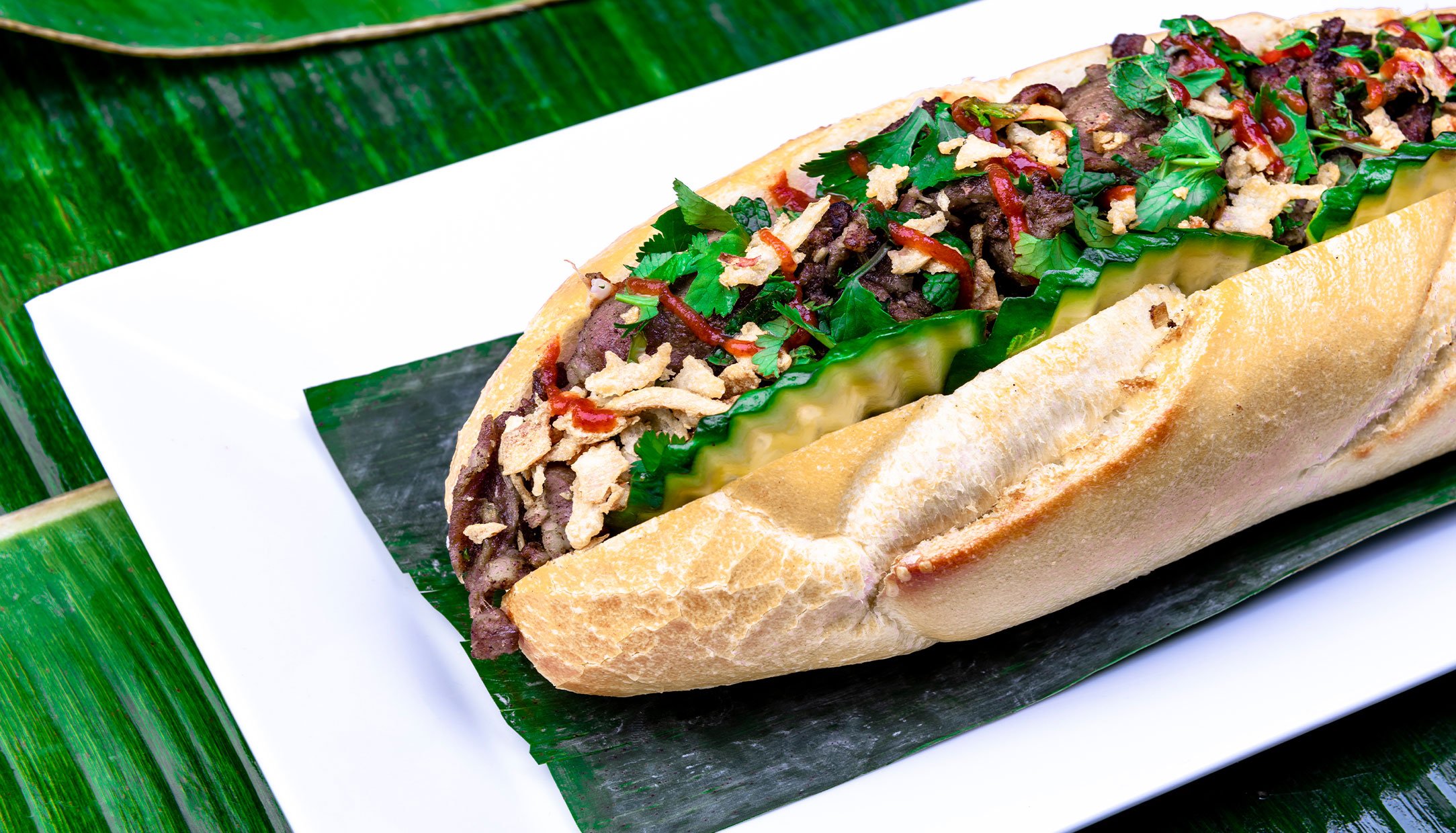 13. Banh mi ↑ [”bäng mi”] - Baguette