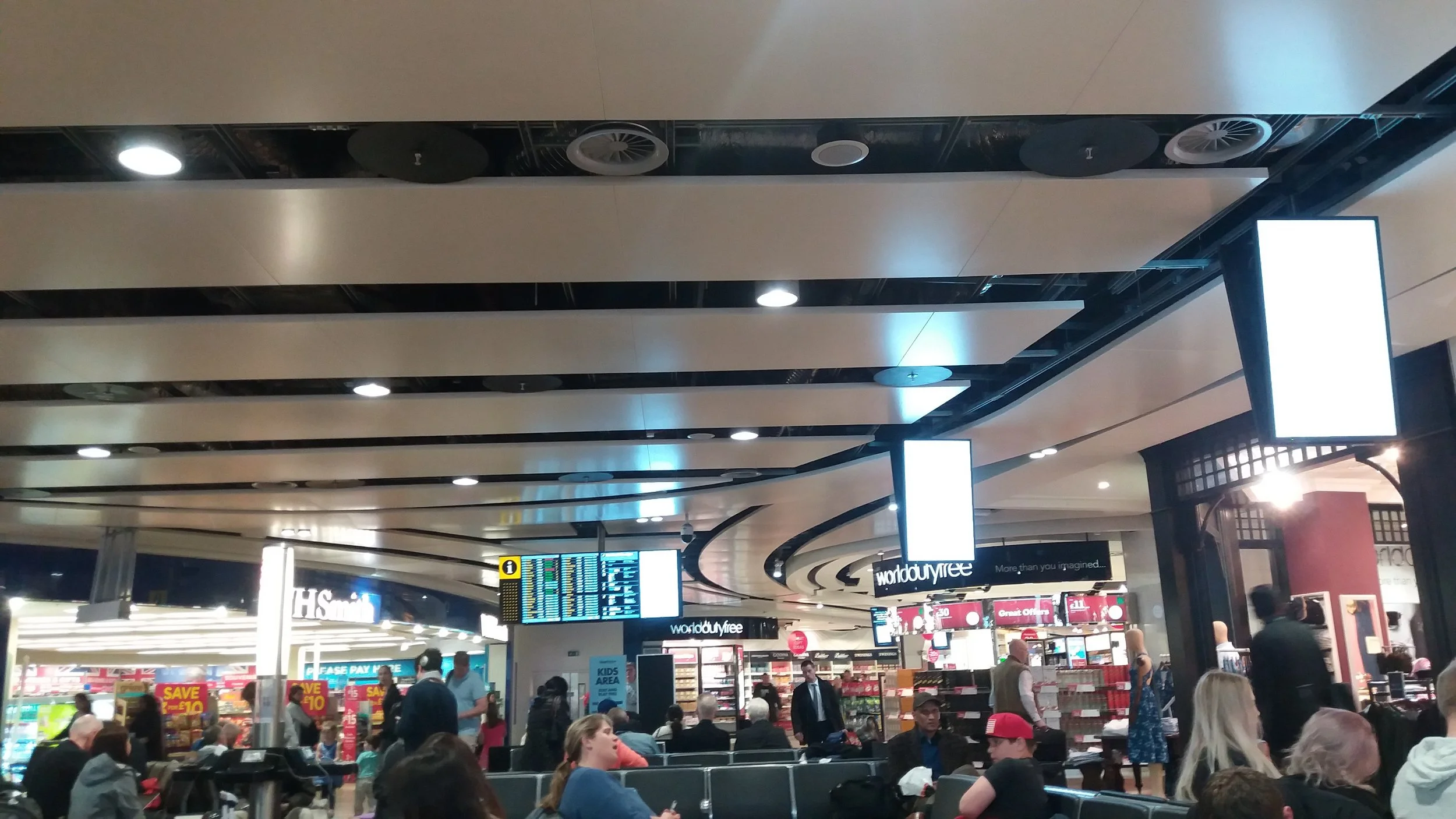 LATE PLANE AND SHORT TRANSIT TIME 😮