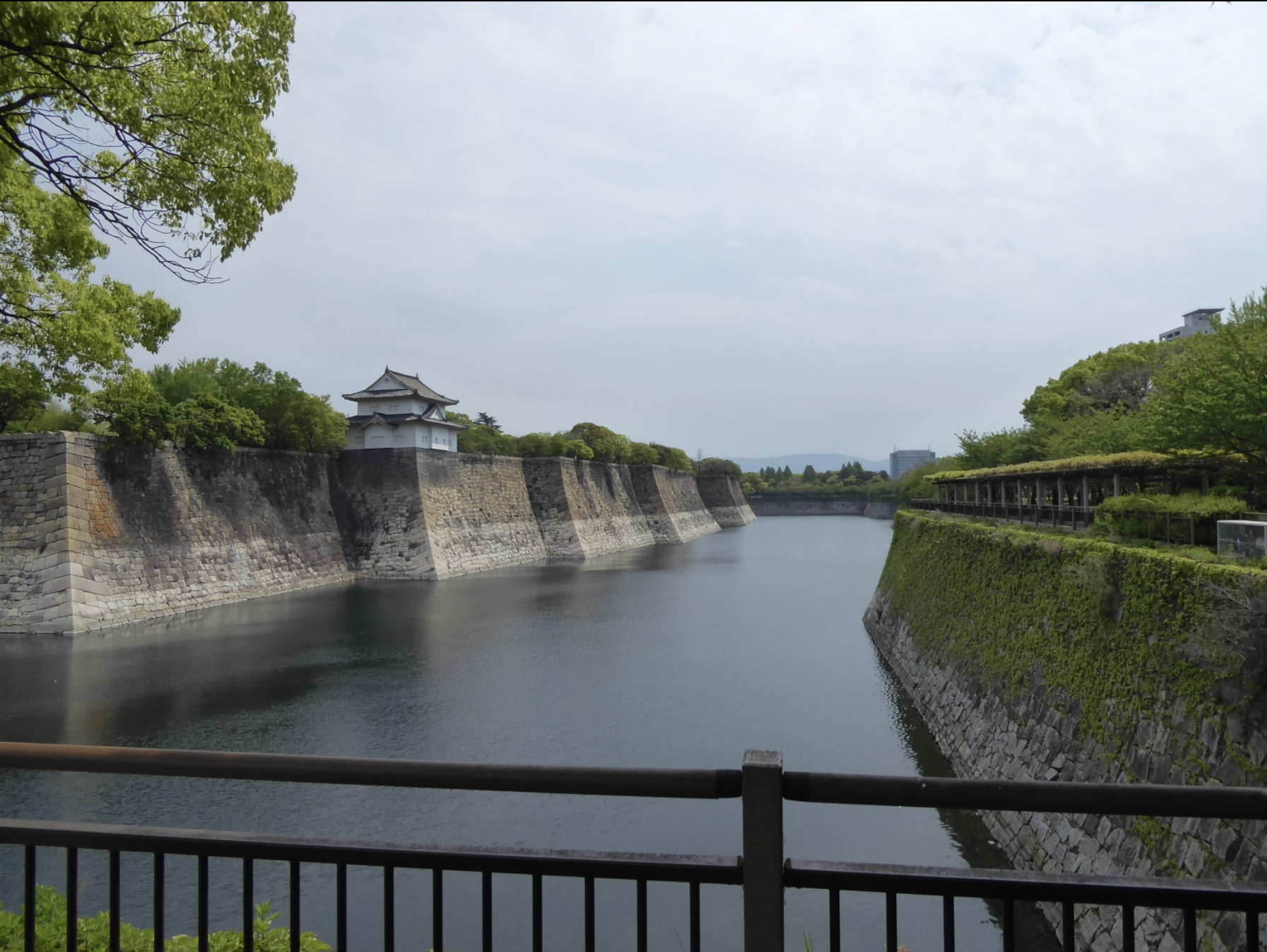 OSAKA CASTLE, ROOFTOP HANG OUT AND DOTONBORI