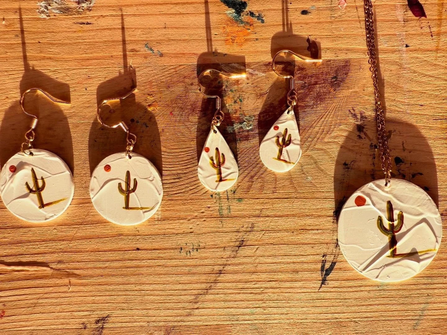 Launching my hand-painted jewelry collection at Junk in the Trunk on April 25&ndash;27! These are the first few wearable paintings I&rsquo;ve ever made, and I&rsquo;ve fallen in love with making them!!

Catch me at @junkinthetrunkvintagemarket to get