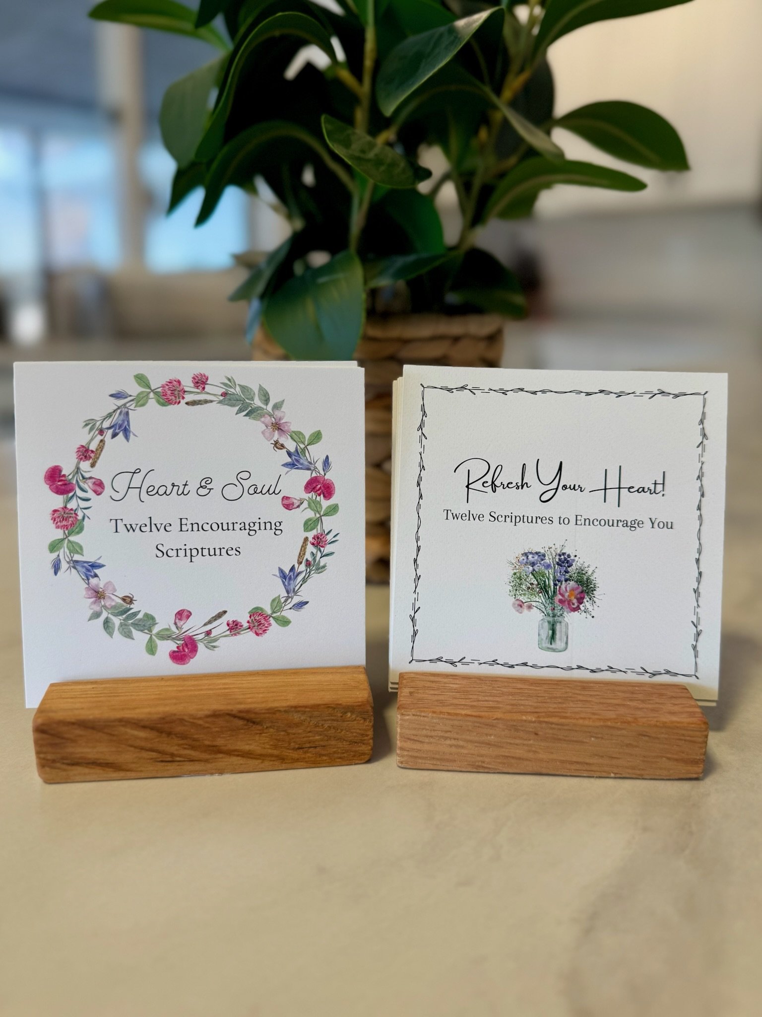 Twelve Encouraging Scriptures, Notes on Stand