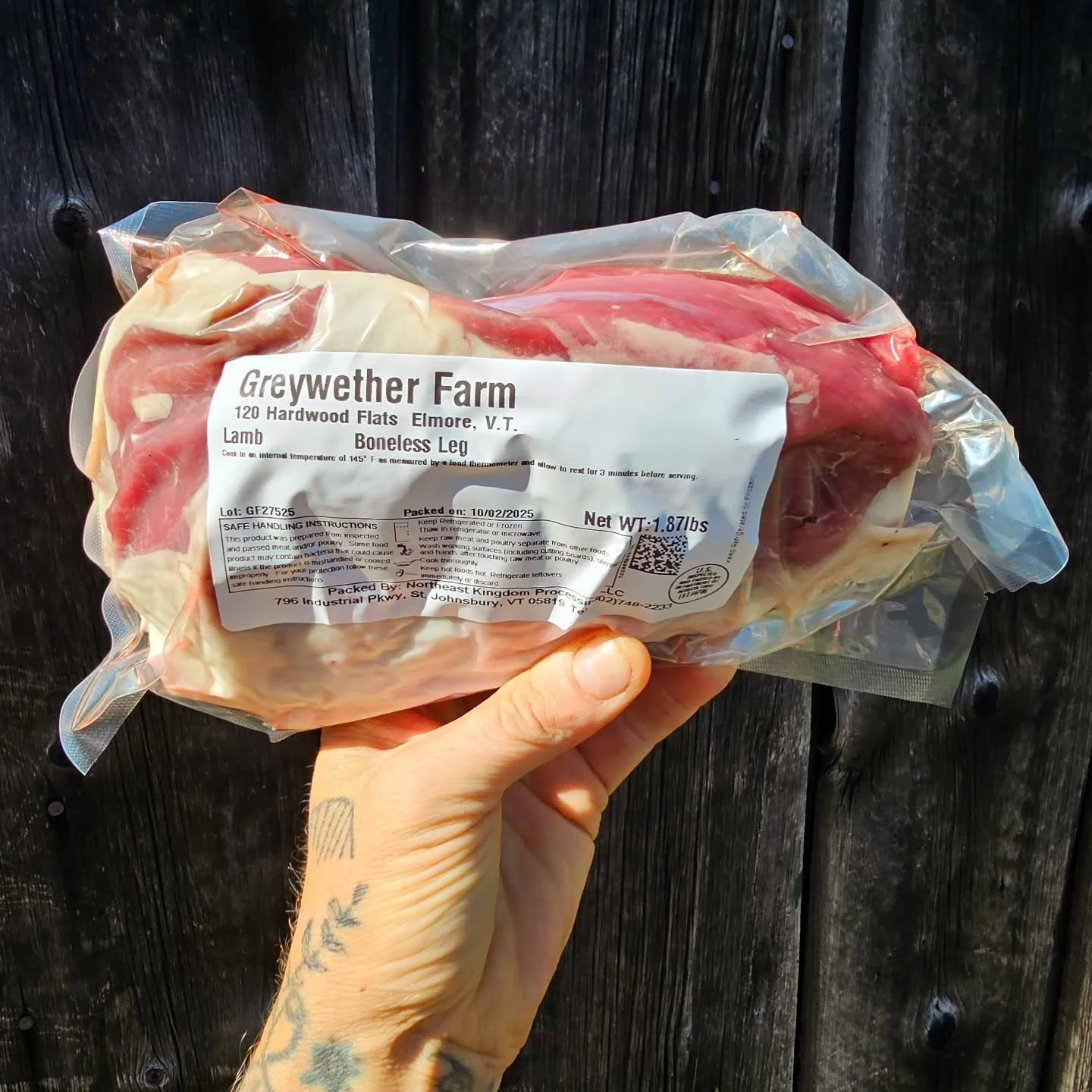 The first batch of our 2025 lamb is in! We're fully restocked with all cuts of our 100% grassfed, antibiotic-free lamb for the final string of October markets. Boneless legs, ground, stew, shanks, loin chops, offal, soup bones, shoulder roasts, and m