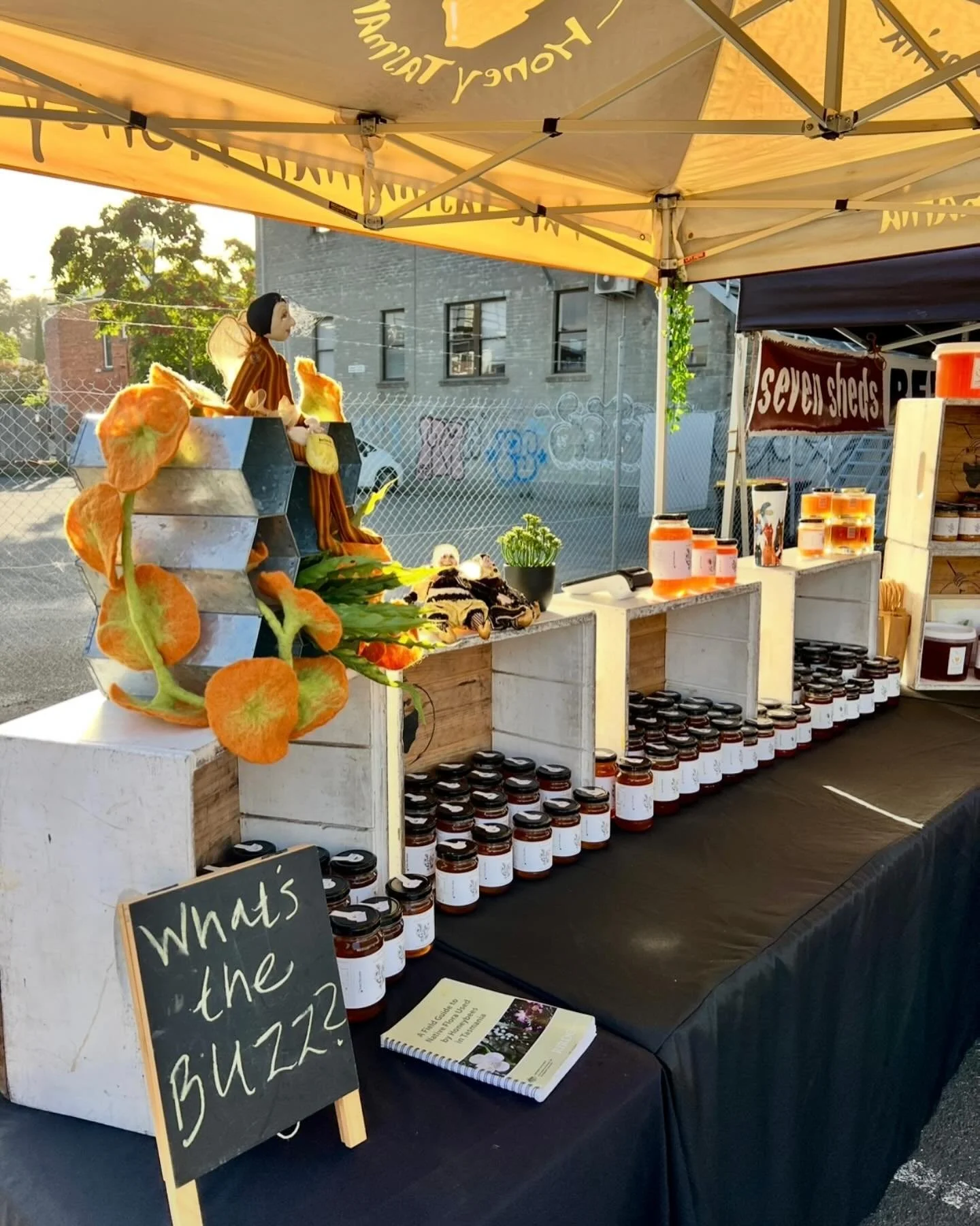 Come visit us at the market tomorrow (Easter Saturday) - usual time 8.30 - 12.30. 🐣 
Have you ever had blue cheese-filled figs drizzled with leatherwood honey? It&rsquo;s about the best combo I know - great for sweetening up your family on those hol