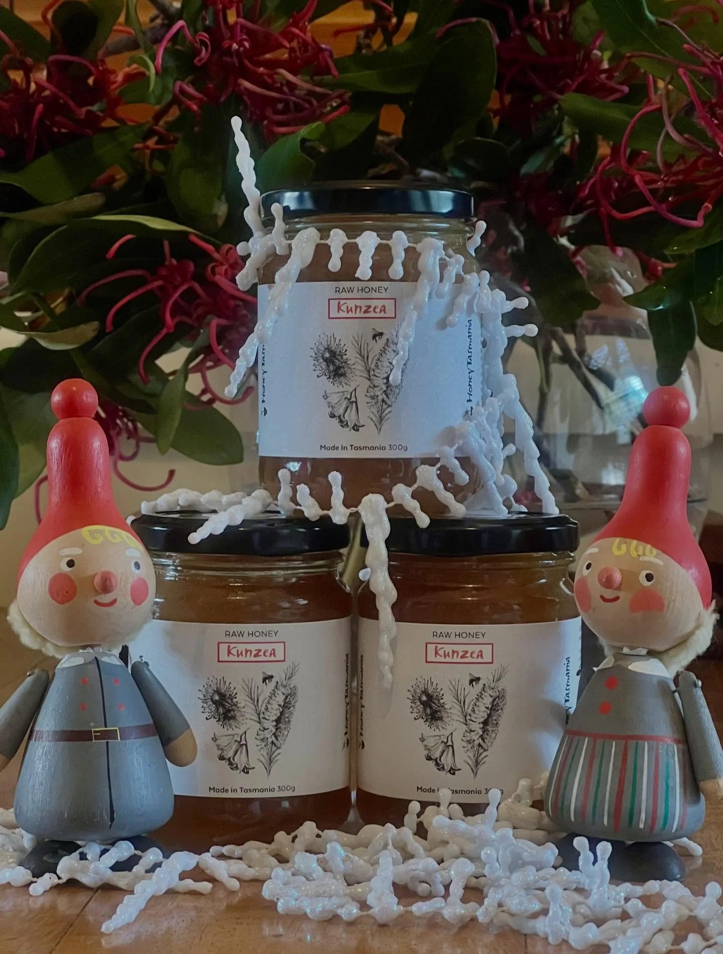 Happy Holidays to all of you, may you find joy, peace and love for those around you. ✨
Our bees have braved the windy, cold conditions on the East Coast to bring in a tiny bit of Kunzea honey. We are offering a very limited amount starting tomorrow a