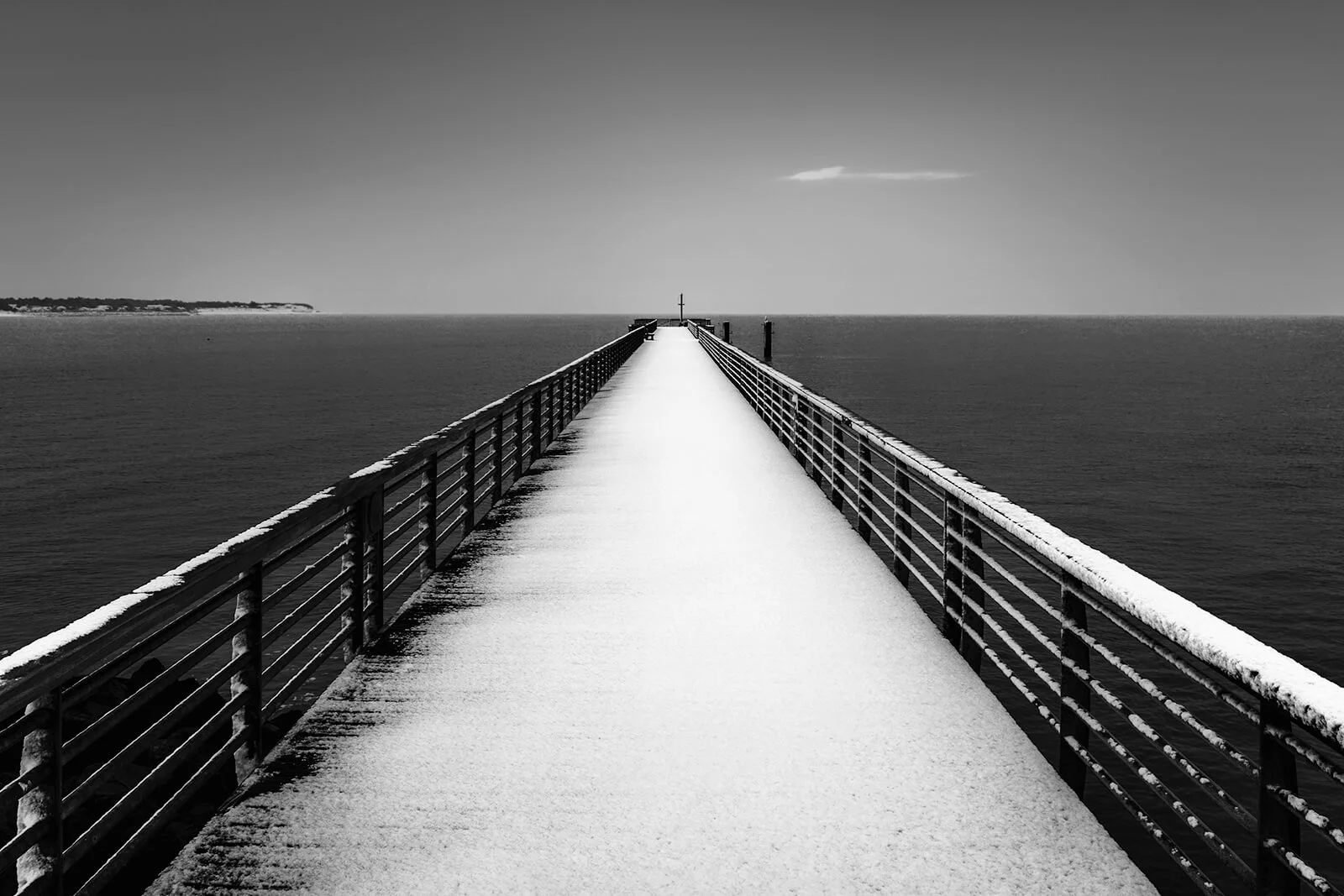 La Tranche sur mer - neige sur l'embarcadère