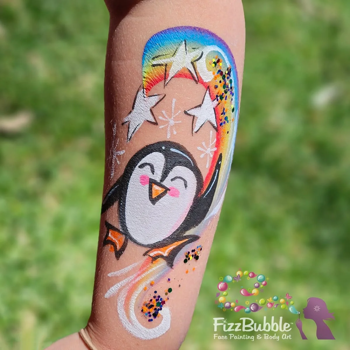 What a HUGE weekend of face painting!!!!
Here are a few pics from the last couple of days - gingerbread men, penguins, grinches and reindeers are this years favourites.

#fizzbubble #facepainting #facepainter #facepaint #facepaintersofinstagram #xmas