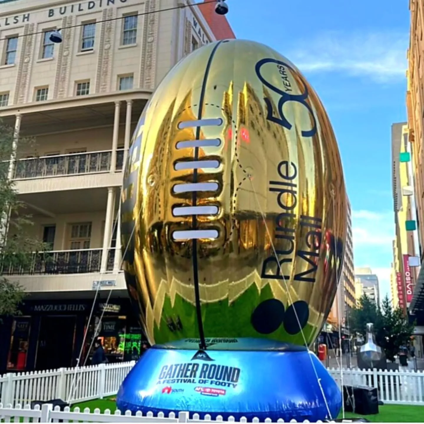 FizzBubble Face Painting will be kicking goals with free footy themed face painting at the Ball in the Mall site for Gather Round 2026
11am - 4pm
Wed- Sun
Lots of other great activities too!

#fizzbubblefacepainting #afl #ballinthemall #gatherround20