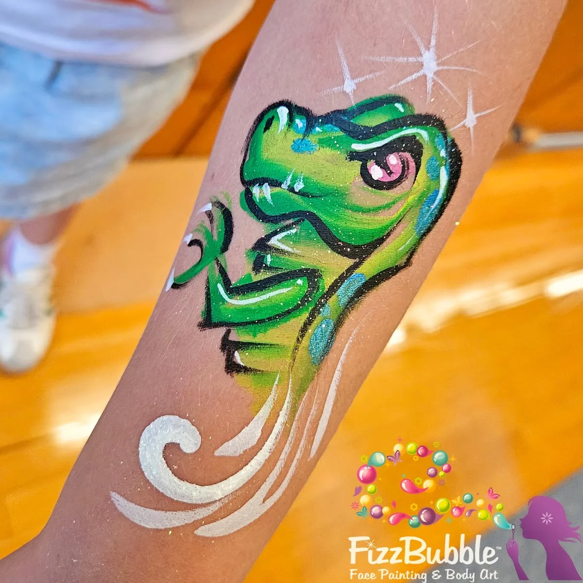 A FUNosaurus 😉 from last Saturday's event.

#fizzbubble #facepainting #facepainter #adelaidefacepainter #adelaide