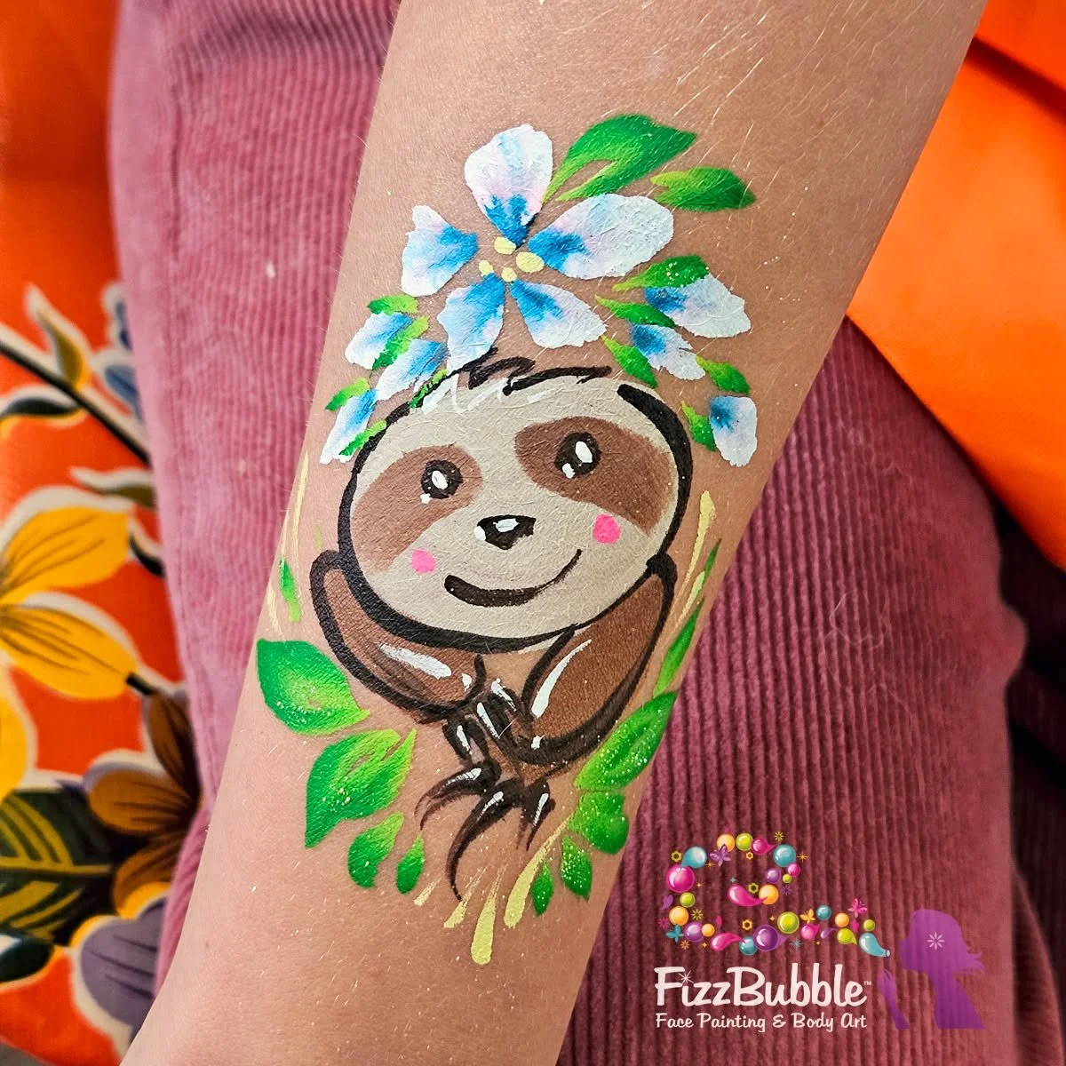 A little sloth from yesterdays event

#fizzbubble #facepainting #facepaint #slothfacepaint #adelaidefacepainter