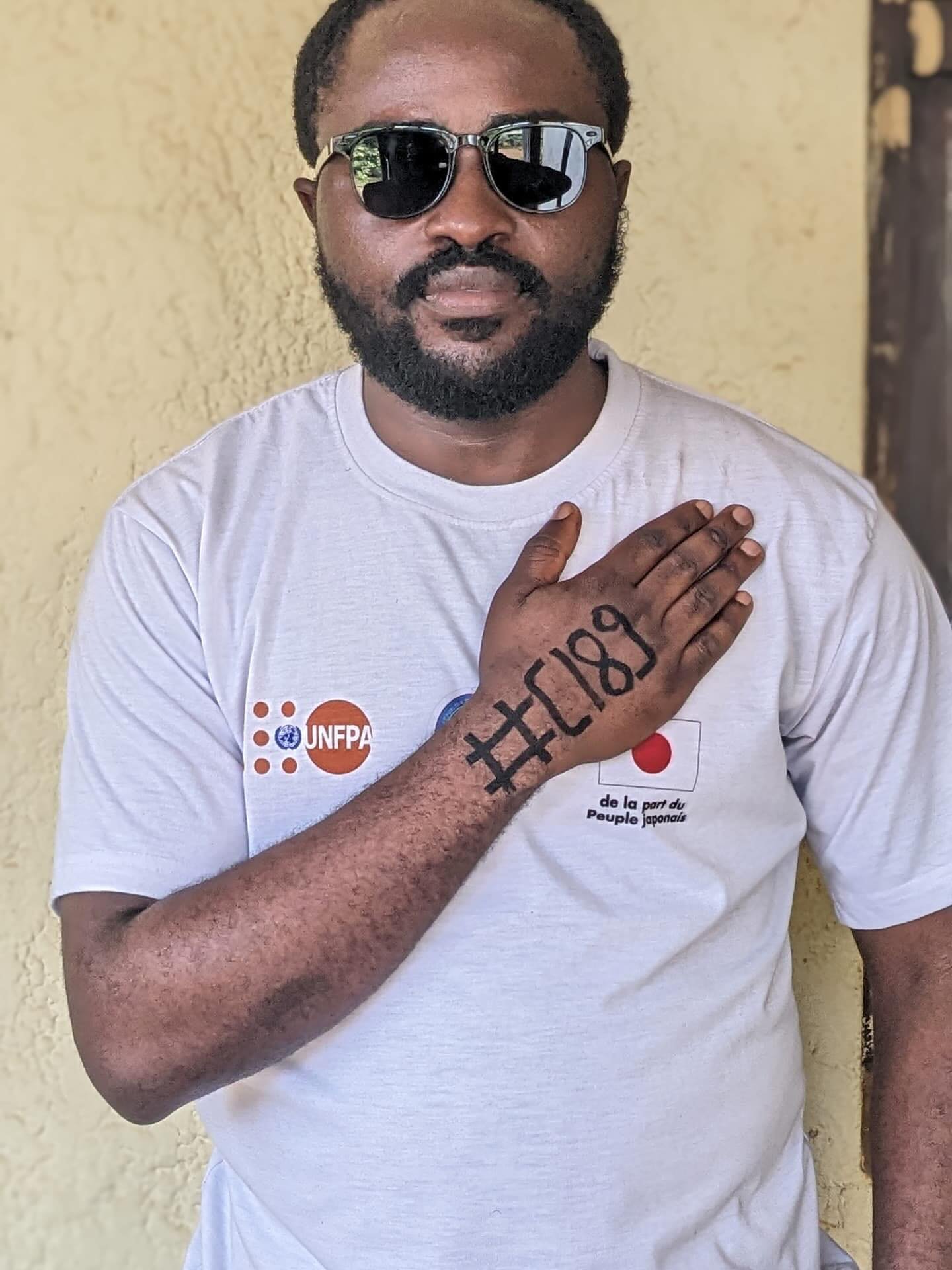 Je suis Jordan Mugisha, Pr&eacute;sident Provincial du parlement des jeunes du Nord-Kivu.
je soutiens pleinement la #Convention189 et j&rsquo;appelle &agrave; sa ratification #RatifyC189. Nos m&egrave;res, nos s&oelig;urs, nos fr&egrave;res travaille