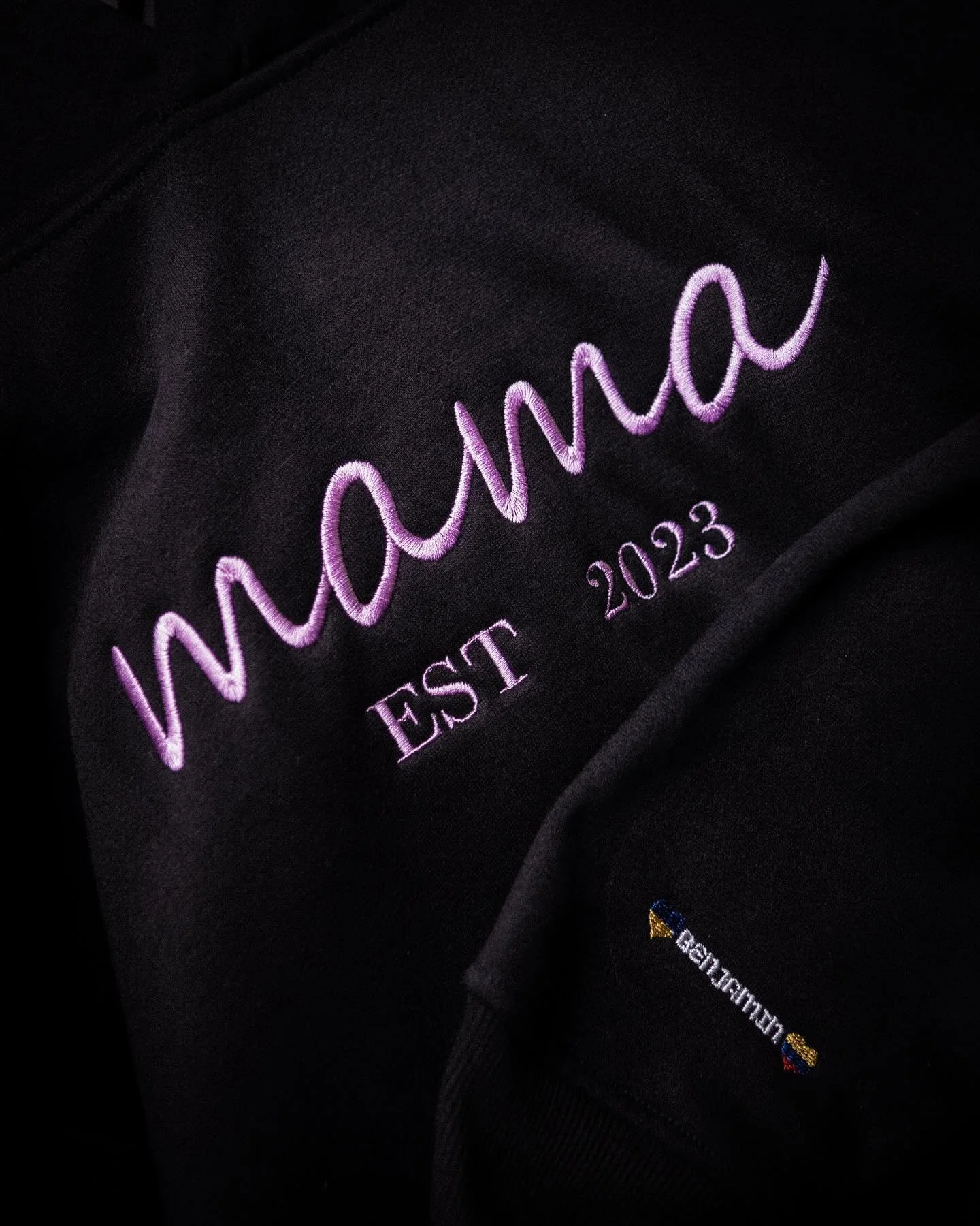 mama 🤍 🇺🇦🇨🇴
-
🚨THIS IS A REMINDER TO YOU TO DO SOMETHING FOR YOUR MOM THIS UPCOMING MOTHER&rsquo;S DAY🚨 you have been reminded 🫡
-
Also what a joy it was to create this custom embroidered hoodie, alsoooo embroidered on SLEEVES for the first t