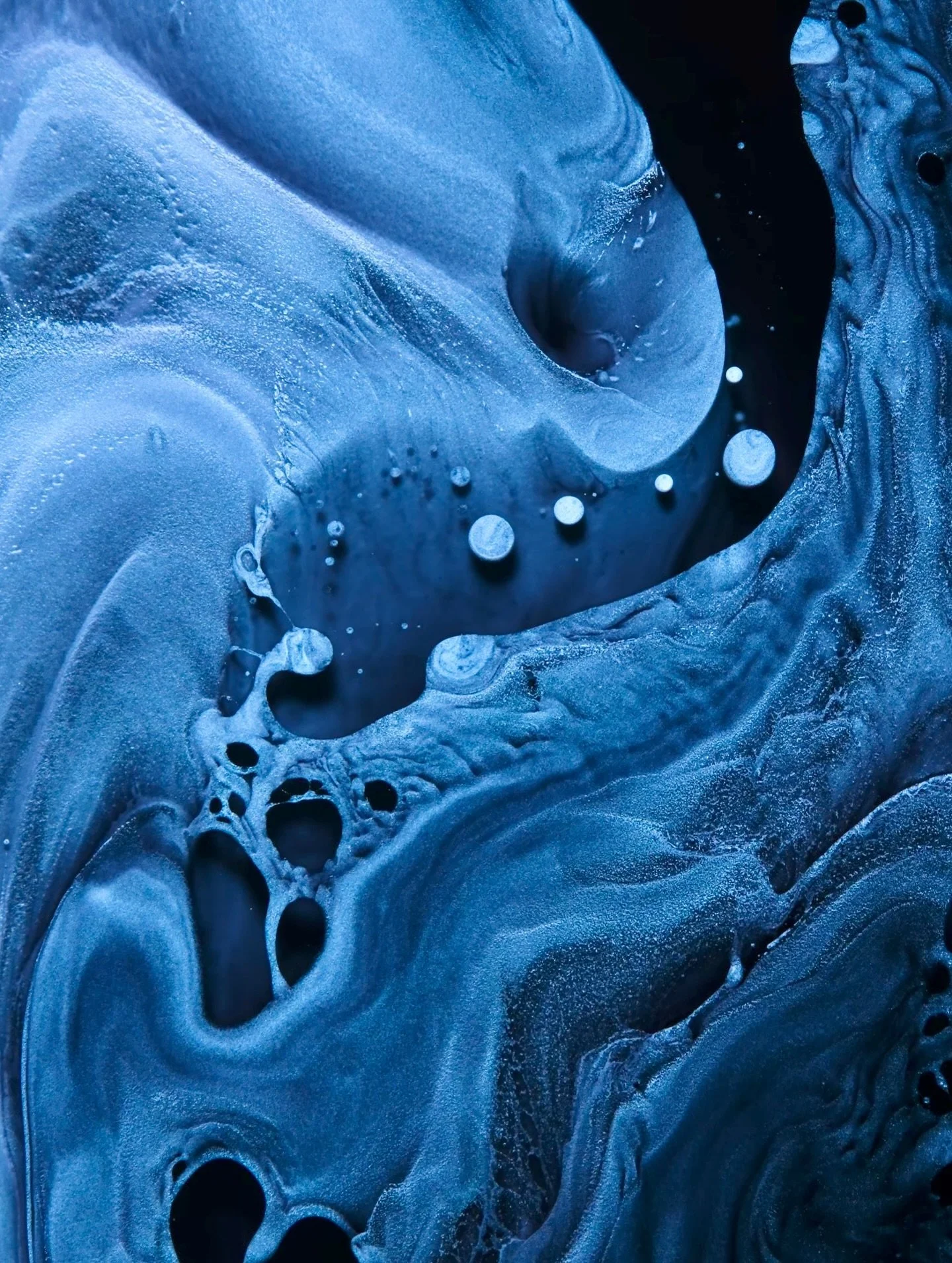 ⚪️ A small selection of microscope stills from one of my ink experiments &ndash; captured at a real scale of ~4 mm. By mixing the inks with carefully chosen additives, their behavior shifts, forming subtle structures that become much clearer once vie