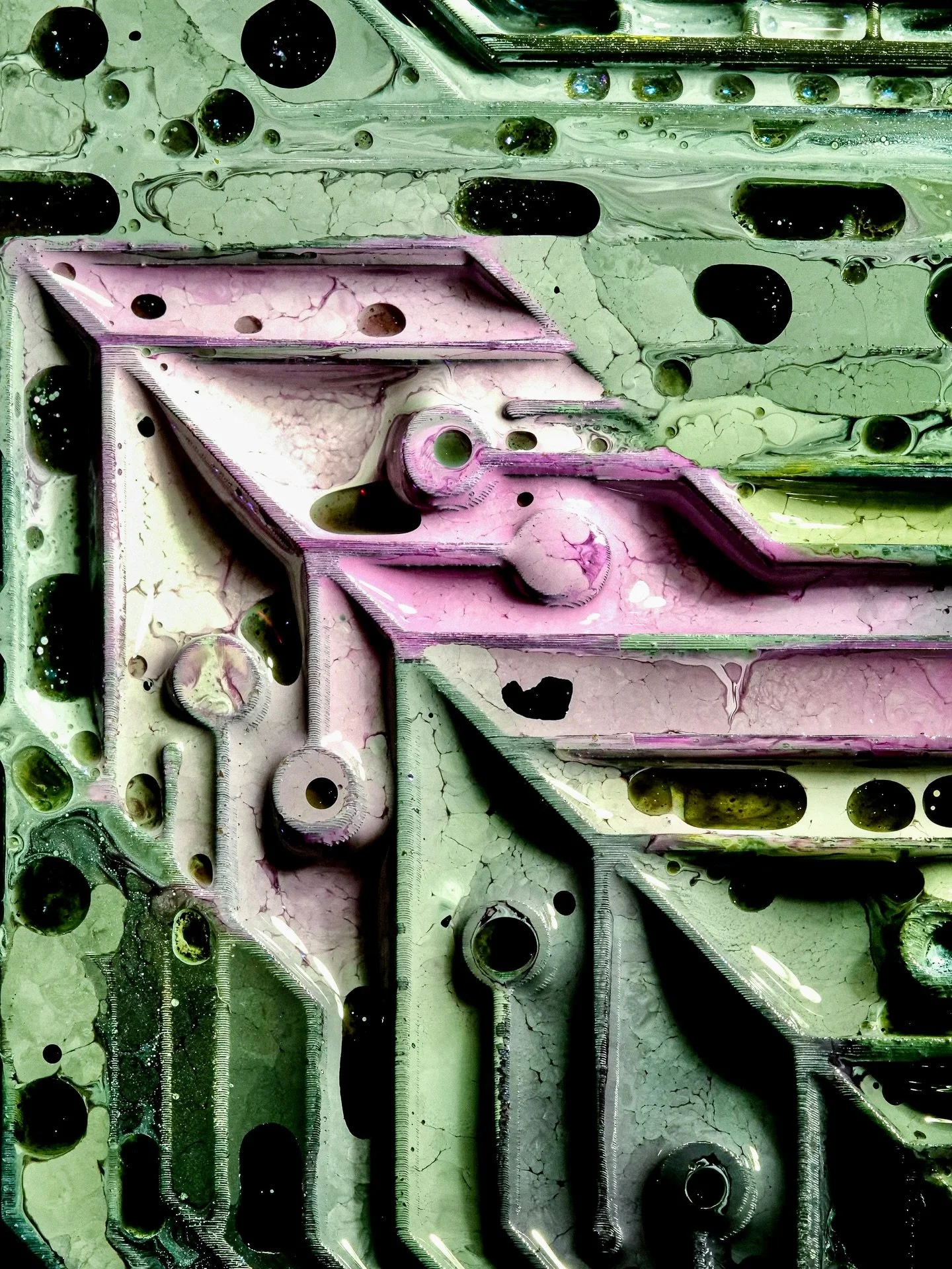 struktural explorations &bull;-==|<&bull;
Macro photography of liquids on custom 3D prints.