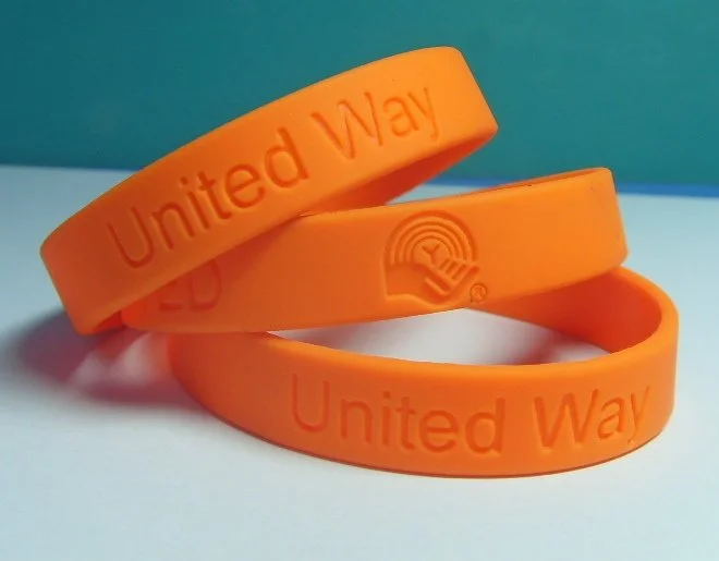 Pulseras-publicitarias-silicona-1.jpeg