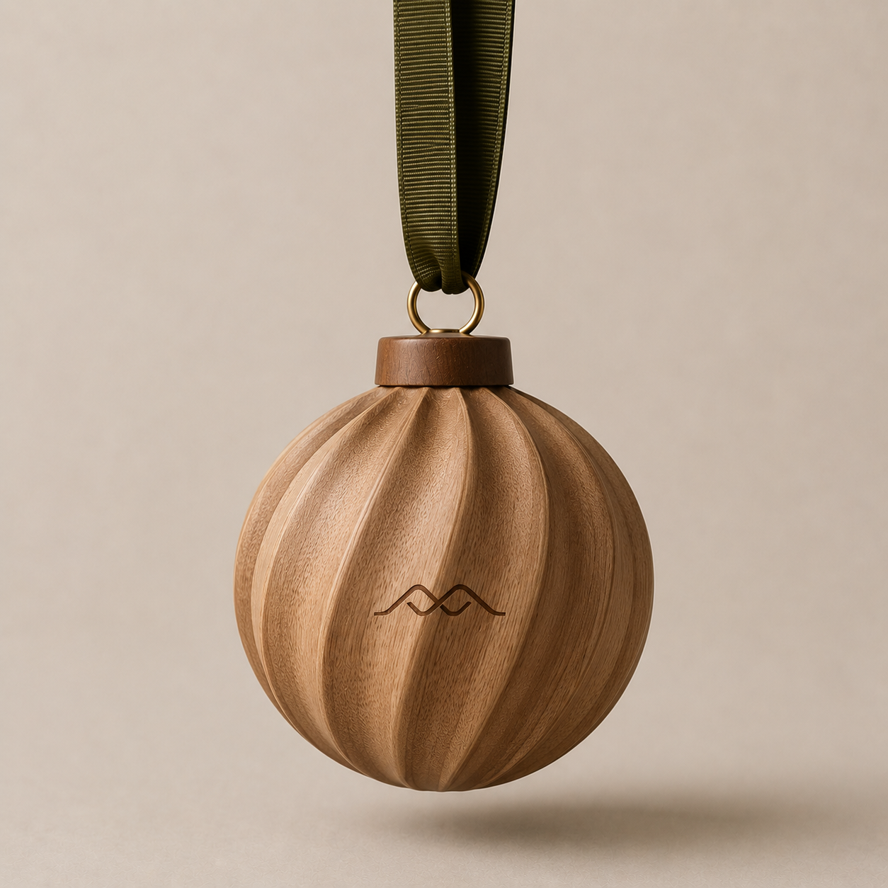 bola de navidad madera .png