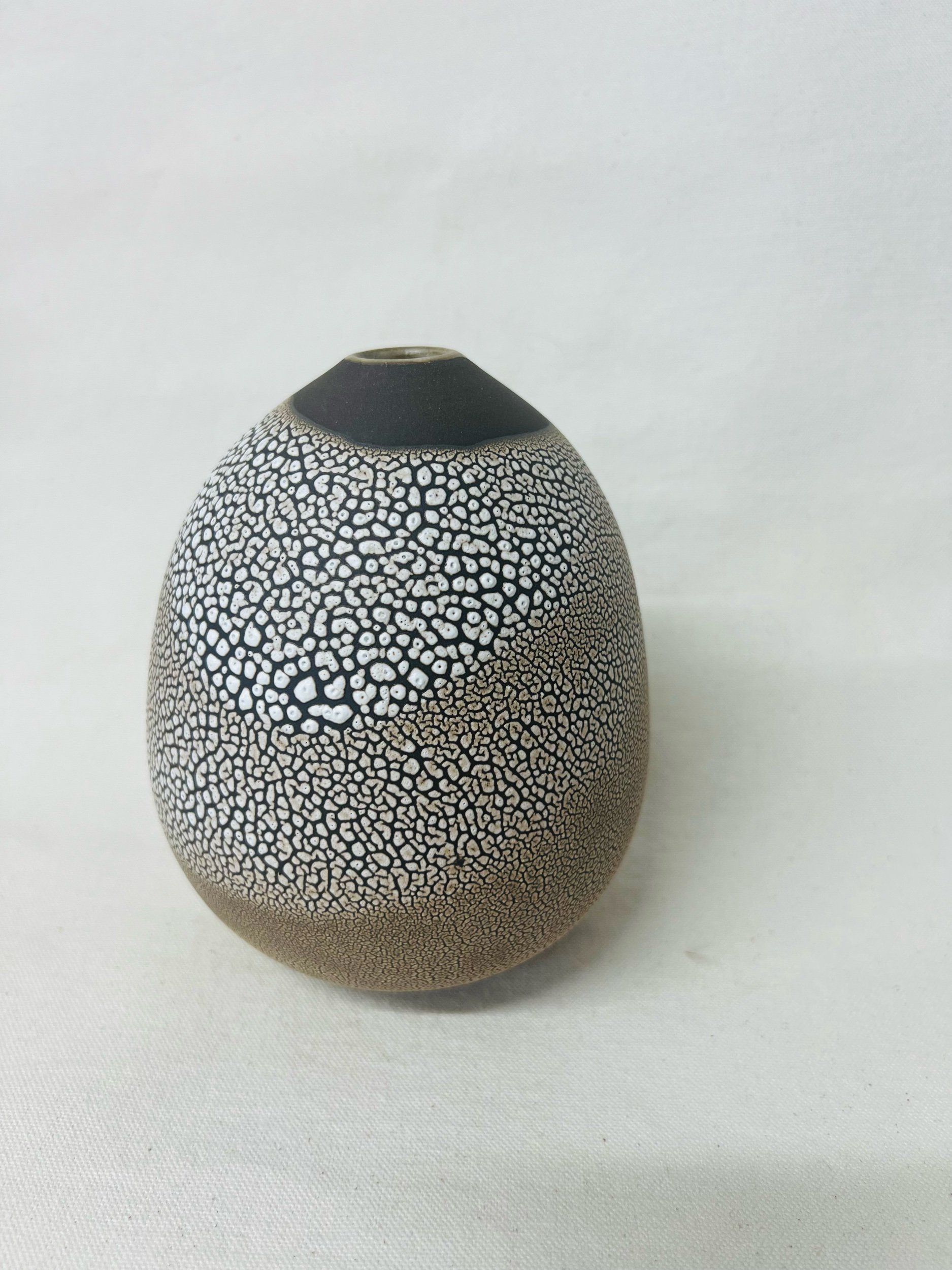 Handmade gift ideas for your home, made in Glasgow, Scotland. Unique handmade ceramic vase.