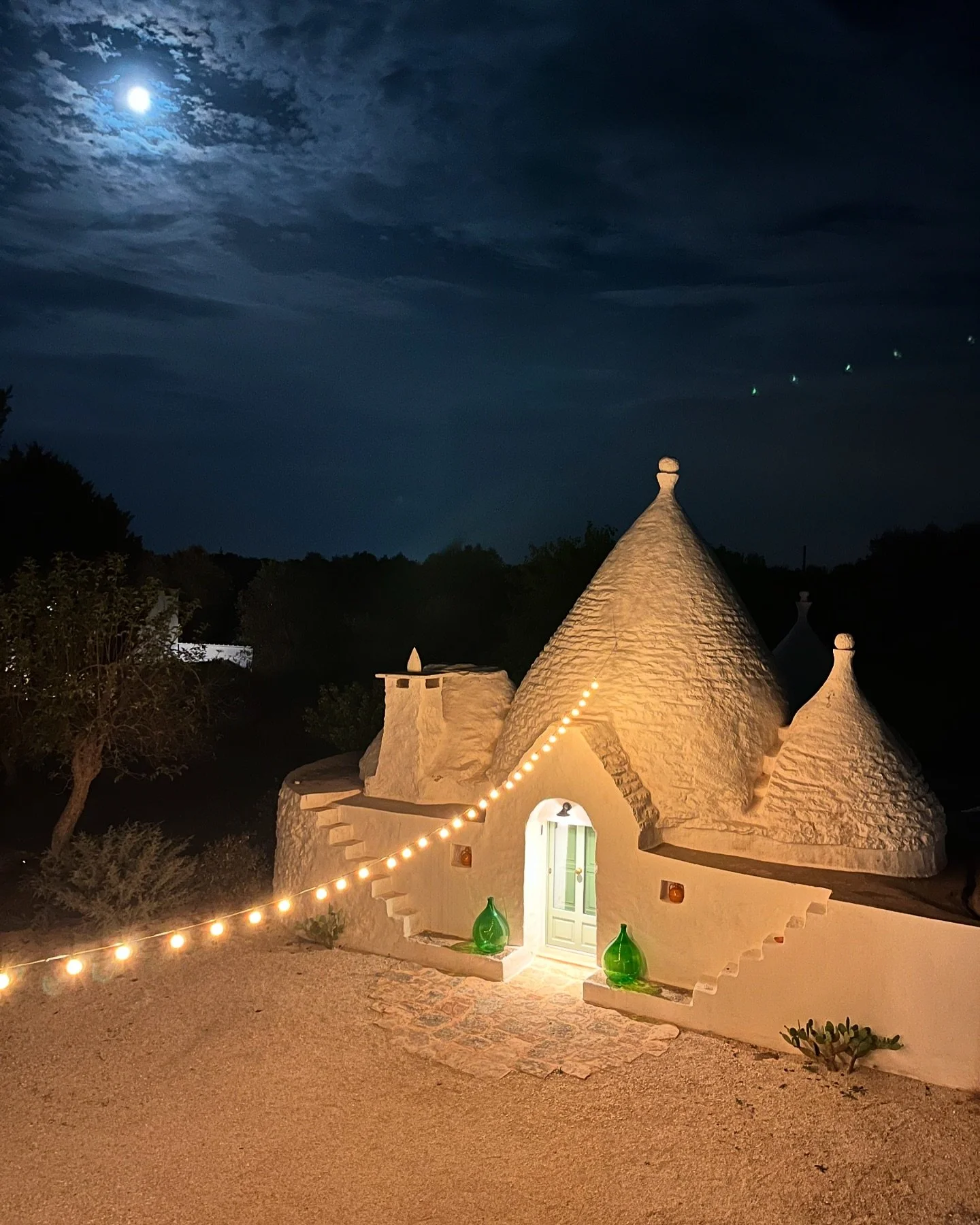 Full moon night 💫
.
.
.
#night #moon #moonlight #moonlovers #athmosphere #dream #dreaminteriors #dreamhome #dreaming #dreamhouse #country #countrylife #countryhome #countrystyle #rurallife #rural #rural_houses #nightlife #wedding #weddingday #elopem