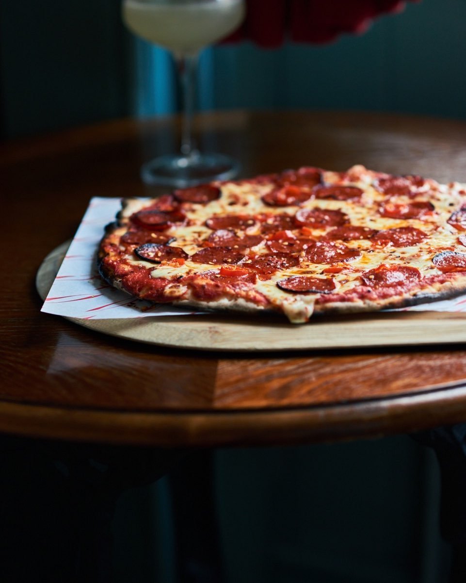 ITS QUIZ NIGHT @8PM BRING YOUR MATES! PIZZA &amp; PINT &pound;14 TILL 10PM #PIZZA #quiznight #peckham Photography by @_rye_smile
