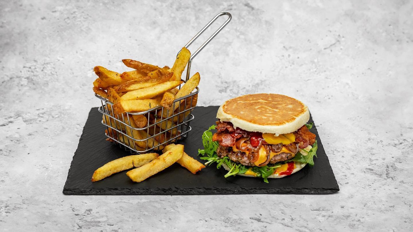 Exciting News for The Red Bull! We have teamed up with @tigellauk so you can now have a beautiful array of Burgers, Loaded Fries &amp; Tigella Boards along side our Pizzas! Please come down and try one of their burgers I&rsquo;ve already had two in s