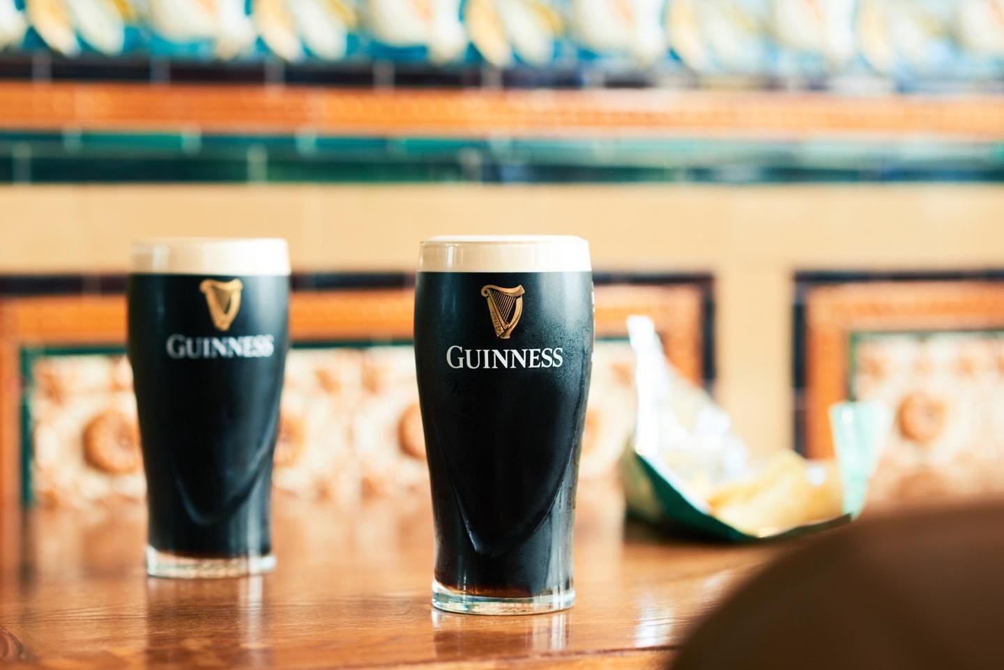 We only serve the highest quality, best poured, finest Guinness in Peckham. 

Guinness &pound;5.60
Students &pound;5.00
Mon-Fri (3pm-5pm) &pound;4.00

Swing on over, let&rsquo;s do this Saturday!

Photography by @_rye_smile #peckhampubs #timeout #pec