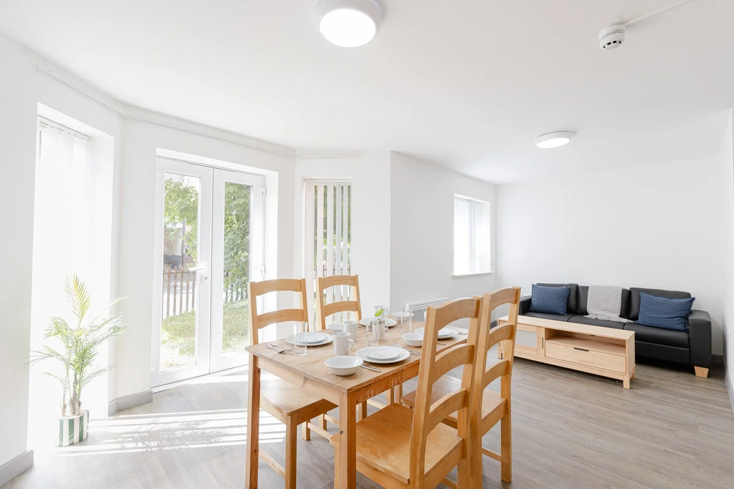 03-suffolk-real-estate-open-plan-dining-living-space.jpg