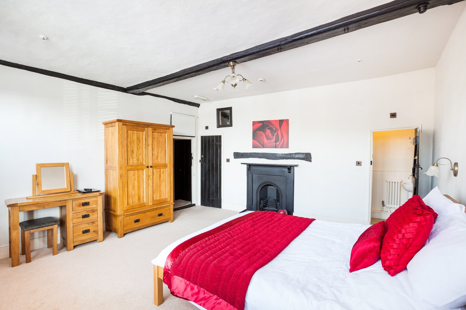 15-suffolk-real-estate-bedroom.jpg