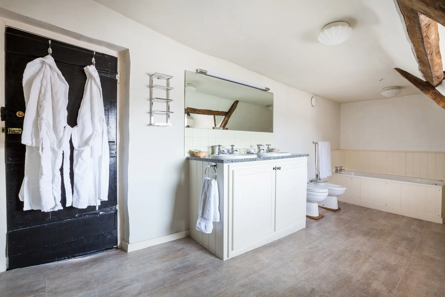 20-ipswich-property-bathroom-interior.jpg