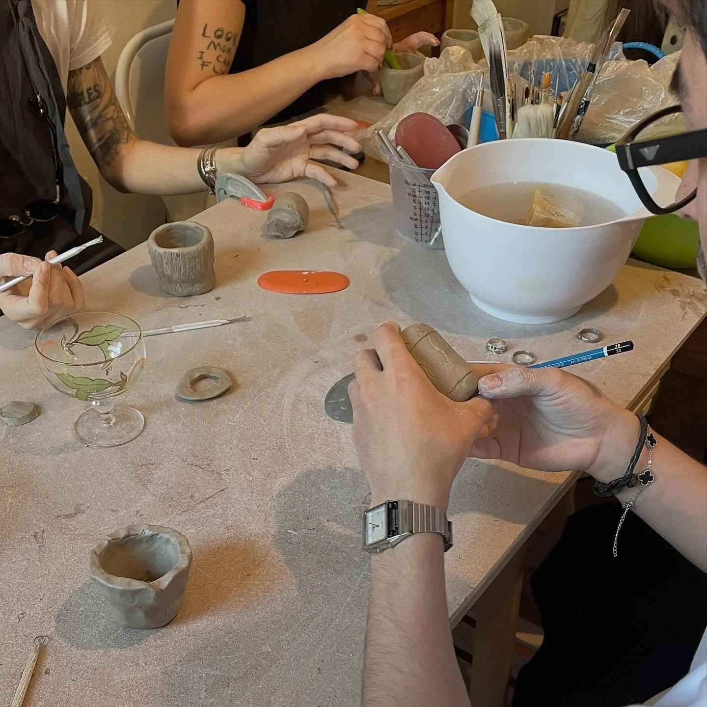 Making copitas &mdash; traditional Mexican mini cups for sipping Mezcal 🤲🏼🍹

In our 2-hour workshop, your team can relax, connect, and enjoy an interactive experience together.
Want to know the themes and pricing? Get in touch &mdash; link in bio
