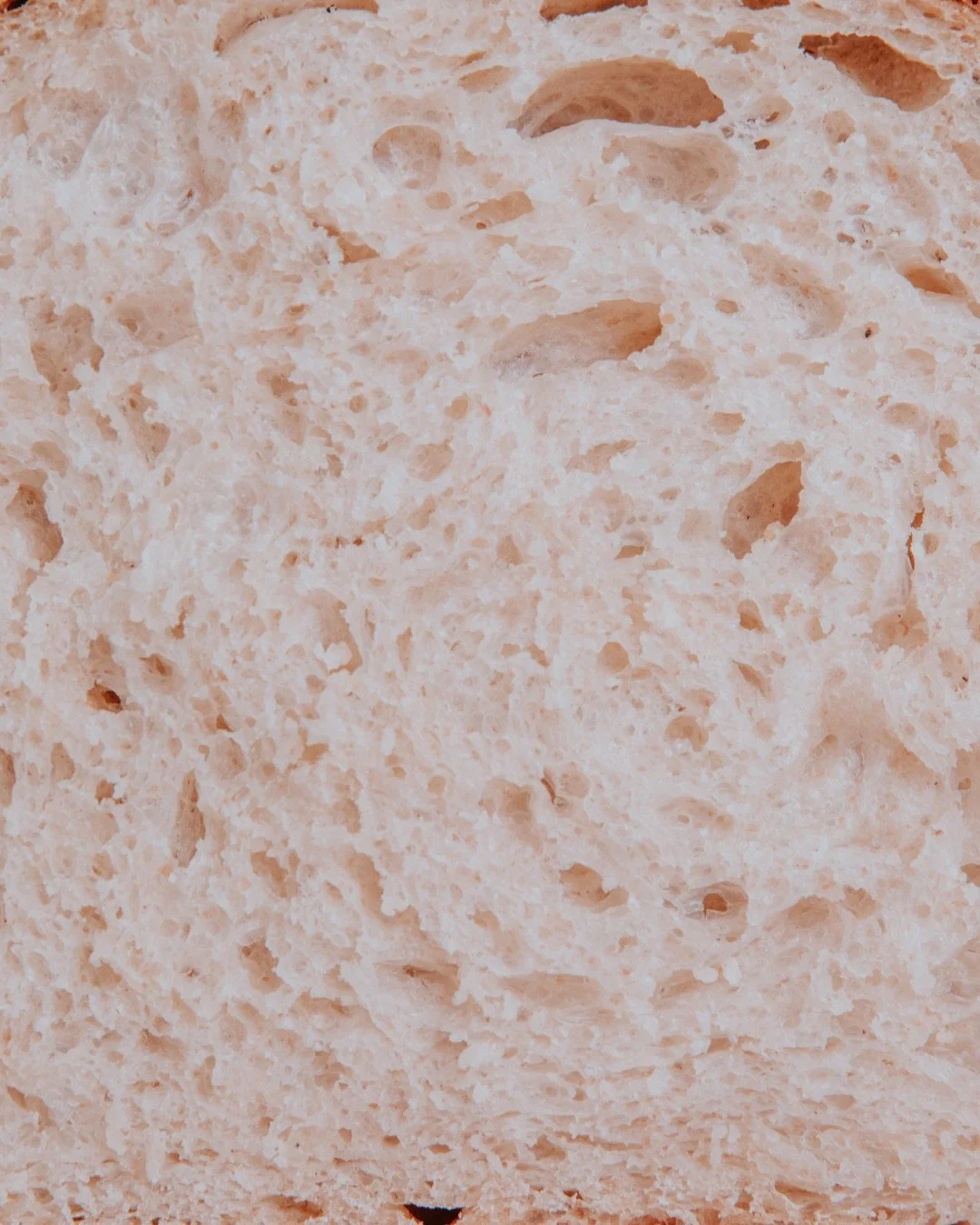 A perfectly baked crust. A crumb that&rsquo;s soft and springy. And that unmistakable nutty flavour only spelt can deliver.⁠
⁠
Is spelt your newest bread obsession? Duck in and try a loaf today 💛⁠
⁠
#thebakersduck