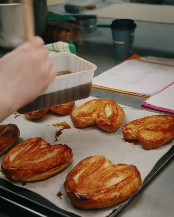 Your new regular order, The Maple Sea Salt Palmier, it&rsquo;s light, crisp, maple glazed and finished with salt flakes. Sweet and salty in the best possible way. On the menu now and here to stay. 

Duck in today for a Sunday treat! Open until 4PM. 
