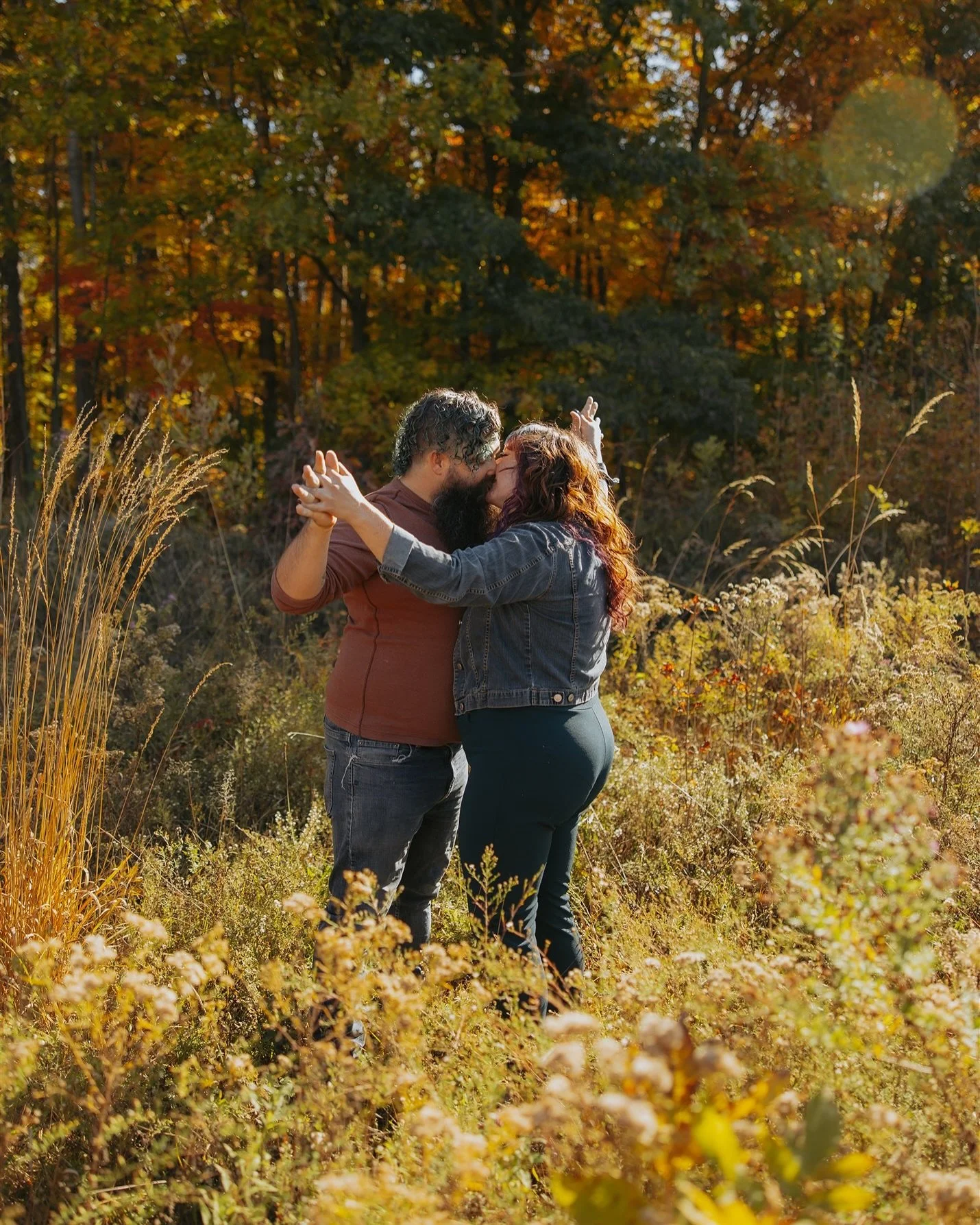 Jon &amp; Erica🥰
&bull;
&bull;
&bull;
#couplesgoals #couple #couplephotoshoot #couplepictures #couplephotography #couplelove #coupleshoot #fallminisessions #fallmini #fallsession #octobersessions #weddingphotography #michiganphotographer #canonphoto