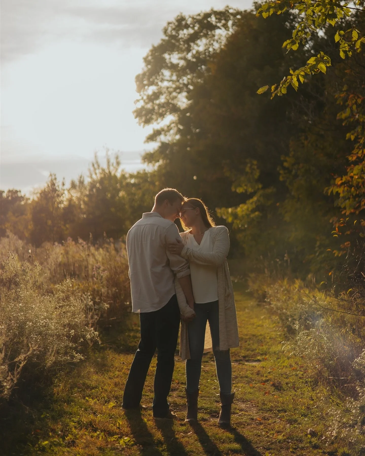 Travis &amp; Trudy 🤩
&bull;
&bull;
&bull;
#couple #couplephotoshoot #couplepictures #couplephotography #couplelove #coupleshoot #fallminisessions #fallmini #fallsession #octobersessions #weddingphotography #michiganphotographer #canonphotography #we